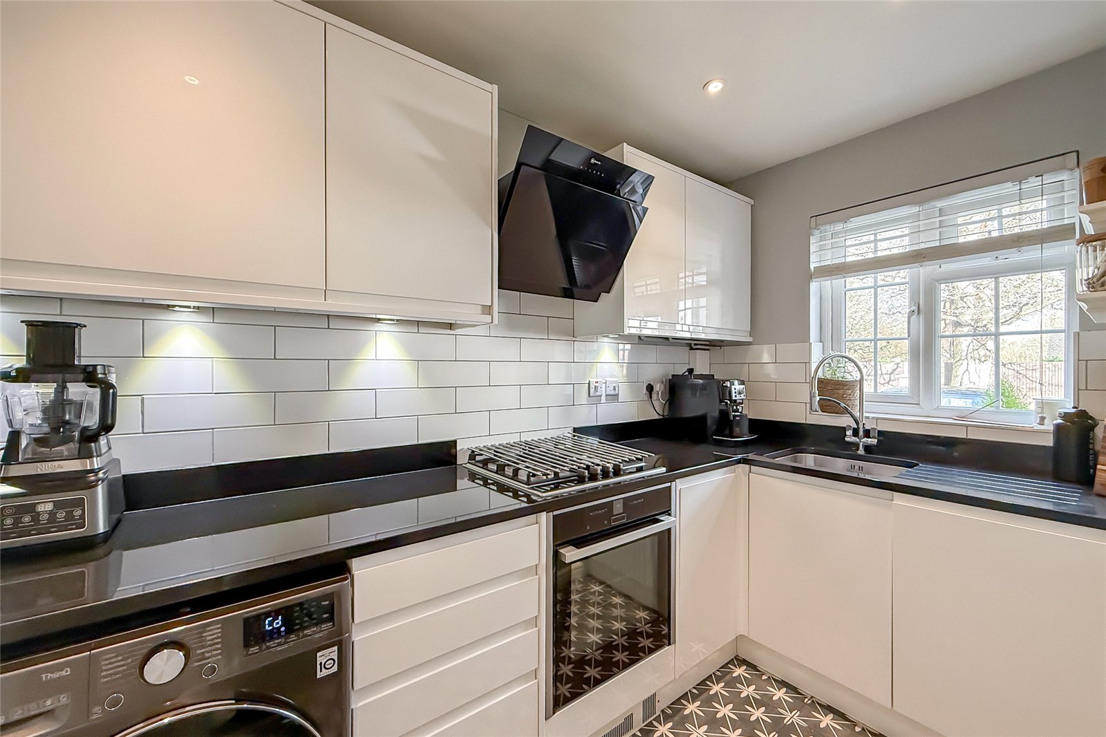 2 bed terraced house for sale in Starlight Way, St Albans, Hertfordshire, AL4  - Property Image 2