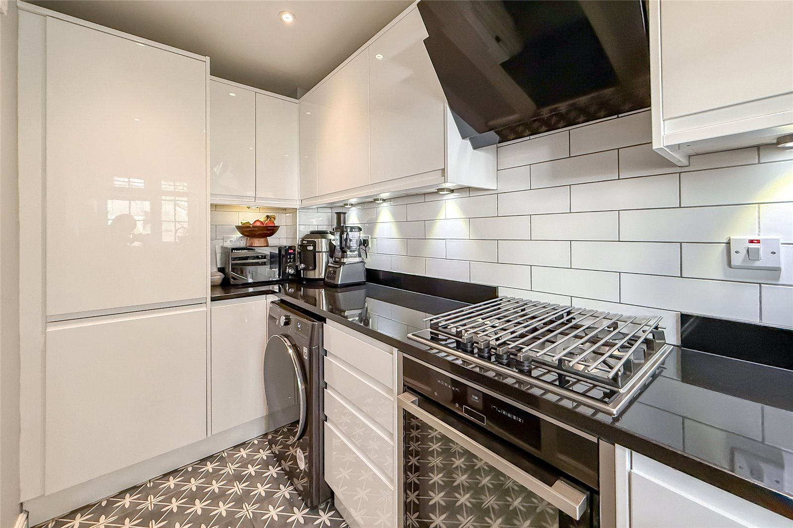 2 bed terraced house for sale in Starlight Way, St Albans, Hertfordshire, AL4  - Property Image 14