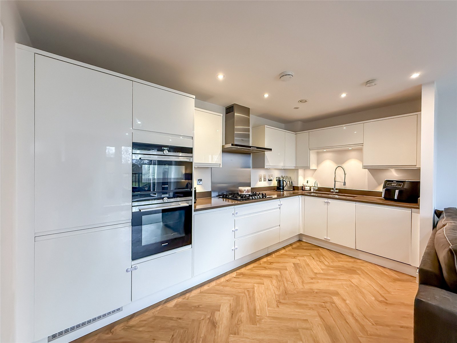 2 bed apartment for sale in Watling House, London Road, St. Albans, Hertfordshire, AL1 - Property Image 2