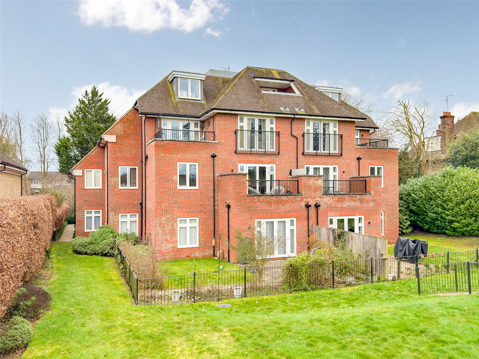 2 bed apartment for sale in Watling House, London Road, St. Albans, Hertfordshire, AL1 - Property Image 10