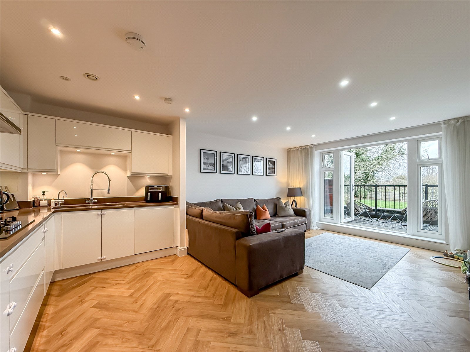 2 bed apartment for sale in Watling House, London Road, St. Albans, Hertfordshire, AL1 - Property Image 14