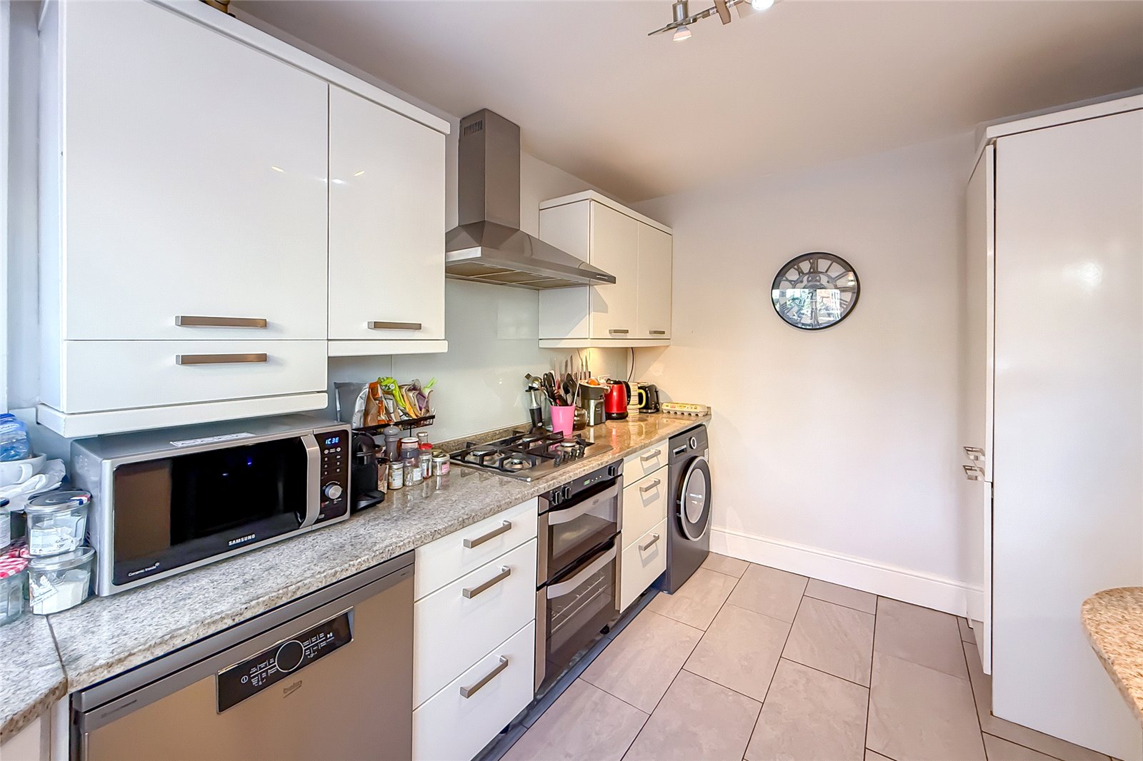 2 bed end of terrace house for sale in Knights Orchard, Verulam Road, St. Albans, Hertfordshire, AL3  - Property Image 3