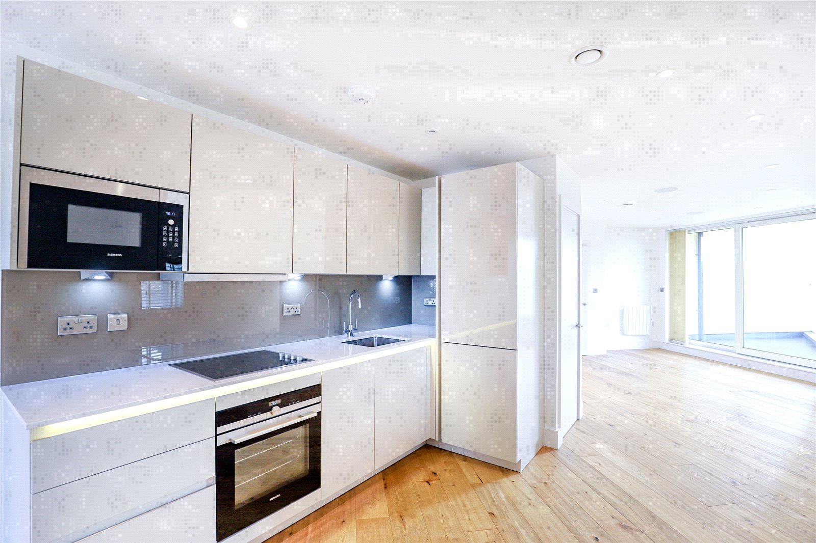 2 bed apartment to rent in Butlers Yard, Drovers Way, St. Albans, Hertfordshire, AL3 - Property Image 2