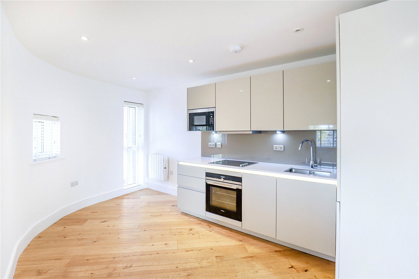 2 bed apartment to rent in Butlers Yard, Drovers Way, St. Albans, Hertfordshire, AL3 - Property Image 10