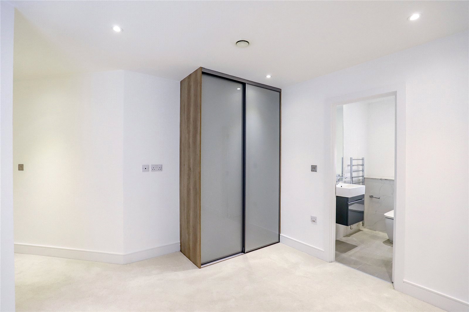 2 bed apartment to rent in Butlers Yard, Drovers Way, St. Albans, Hertfordshire, AL3 - Property Image 5