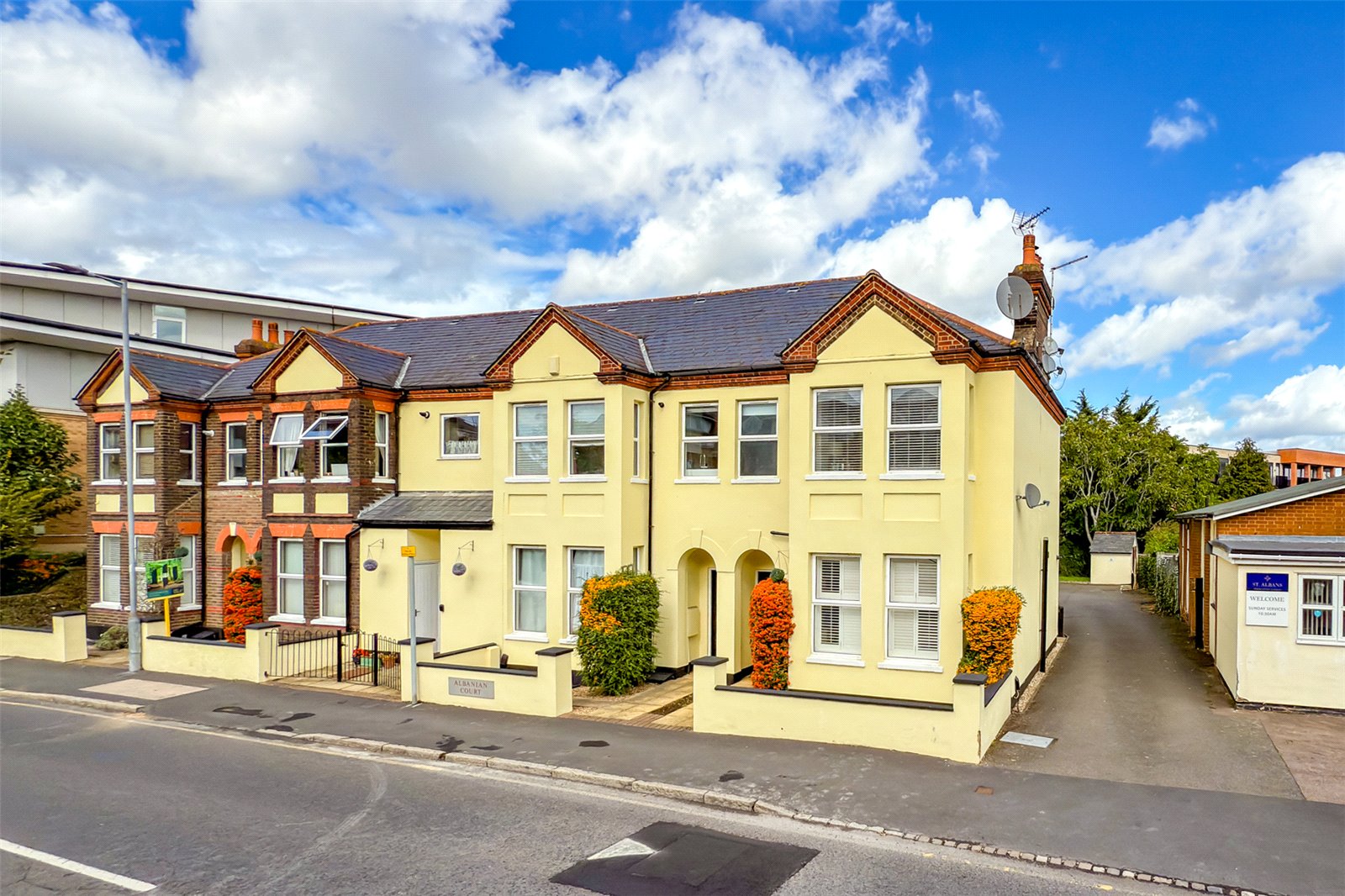 1 bed apartment for sale in Albanian Court, Camp Road, St Albans, Herts, AL1