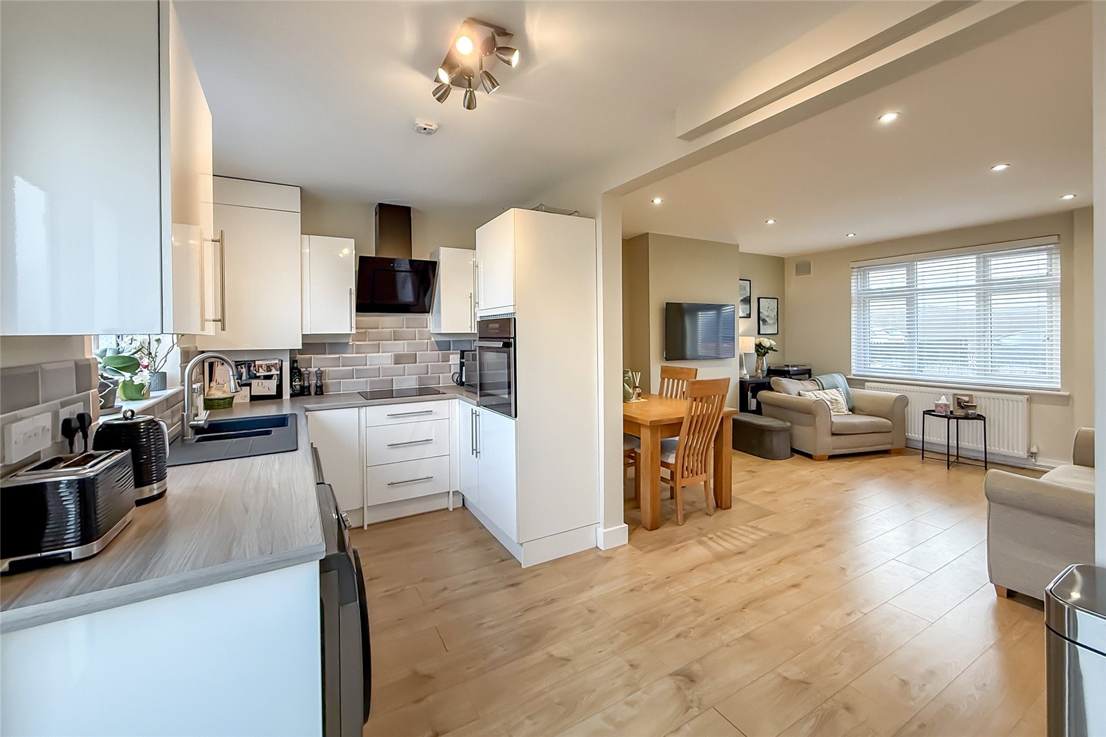 2 bed terraced house for sale in Marshall Avenue, St. Albans, Hertfordshire, AL3 - Property Image 3