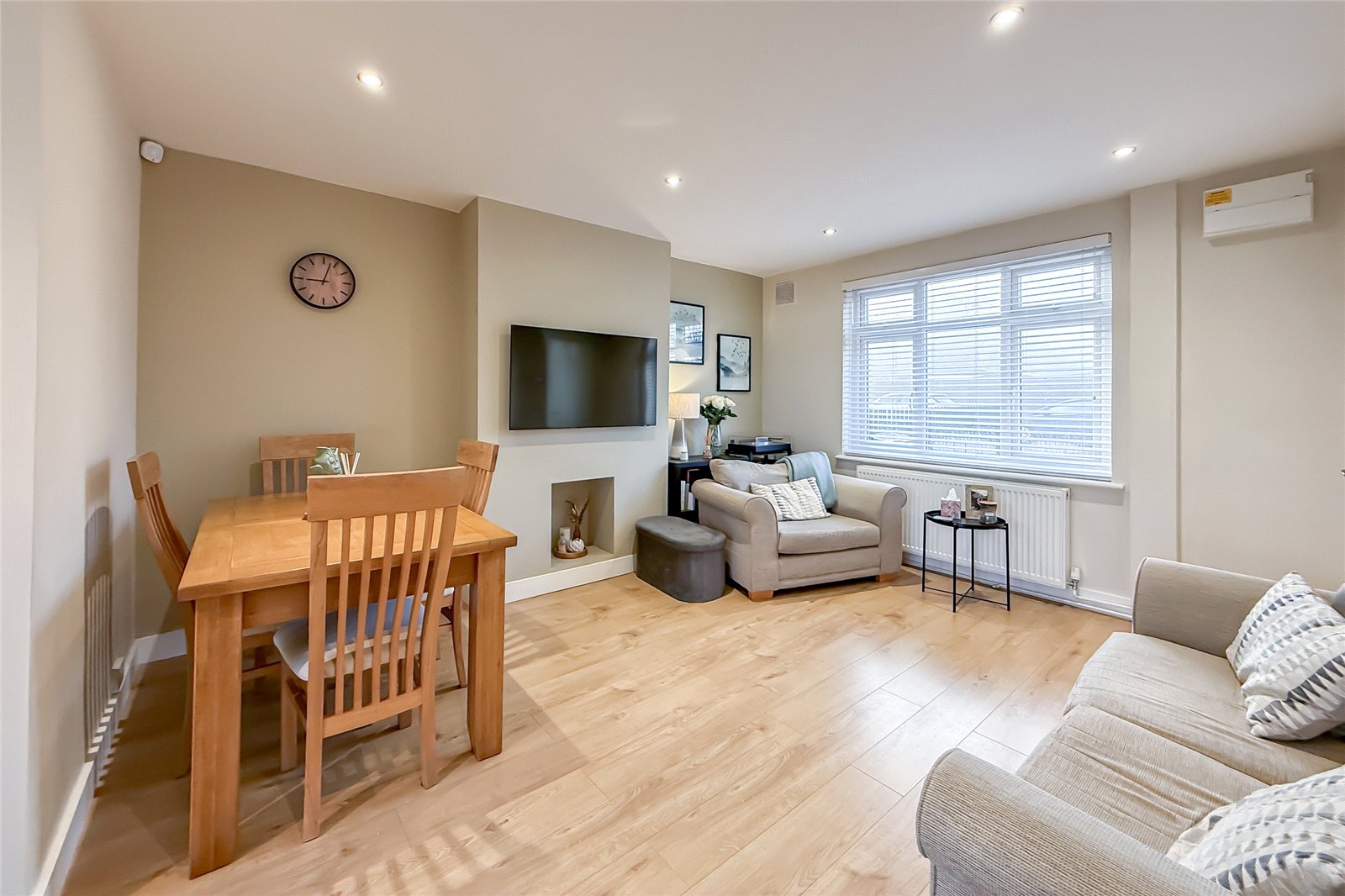 2 bed terraced house for sale in Marshall Avenue, St. Albans, Hertfordshire, AL3 - Property Image 2
