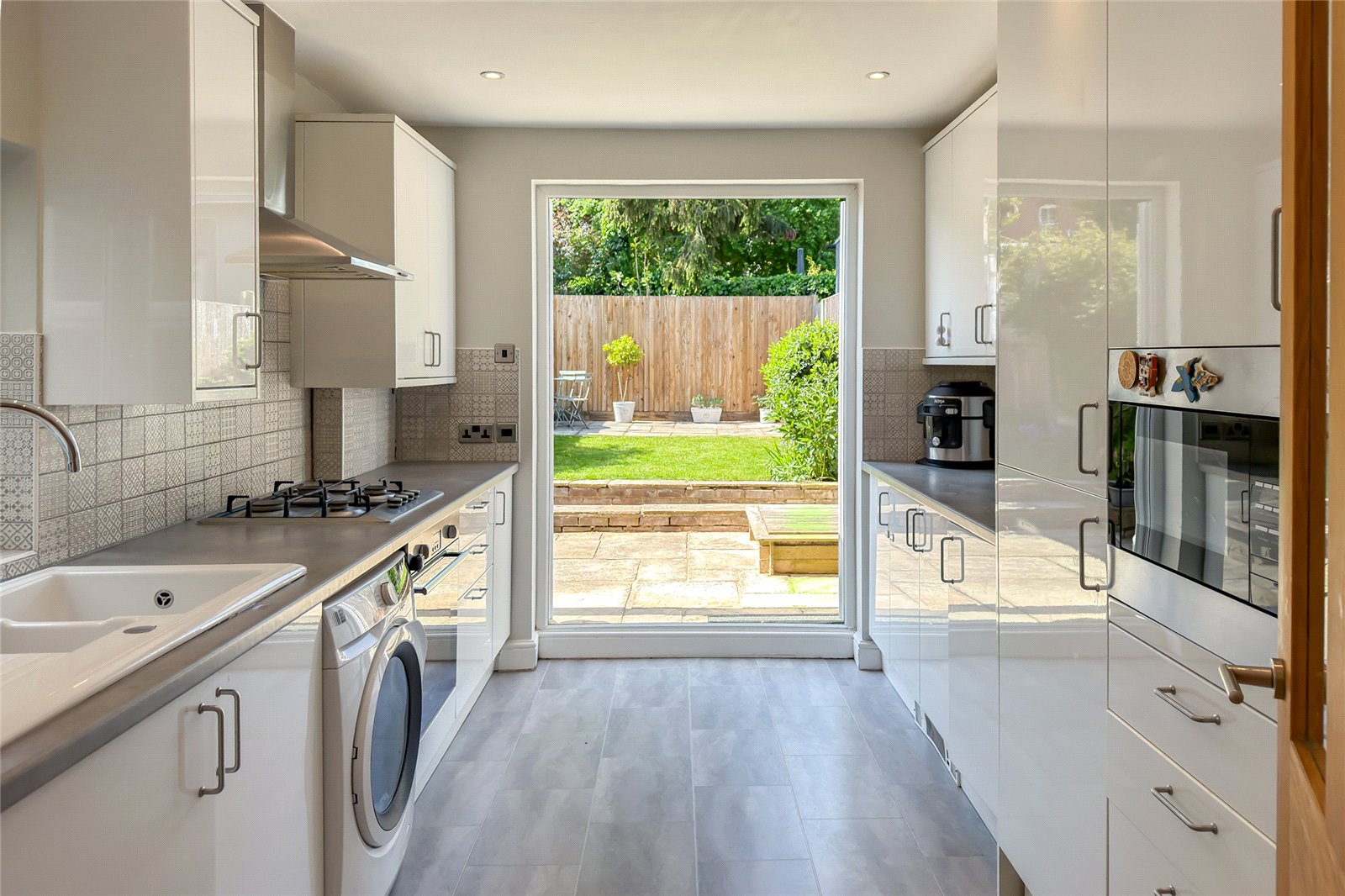 4 bed terraced house for sale in Ladysmith Road, St. Albans, Hertfordshire, AL3  - Property Image 3