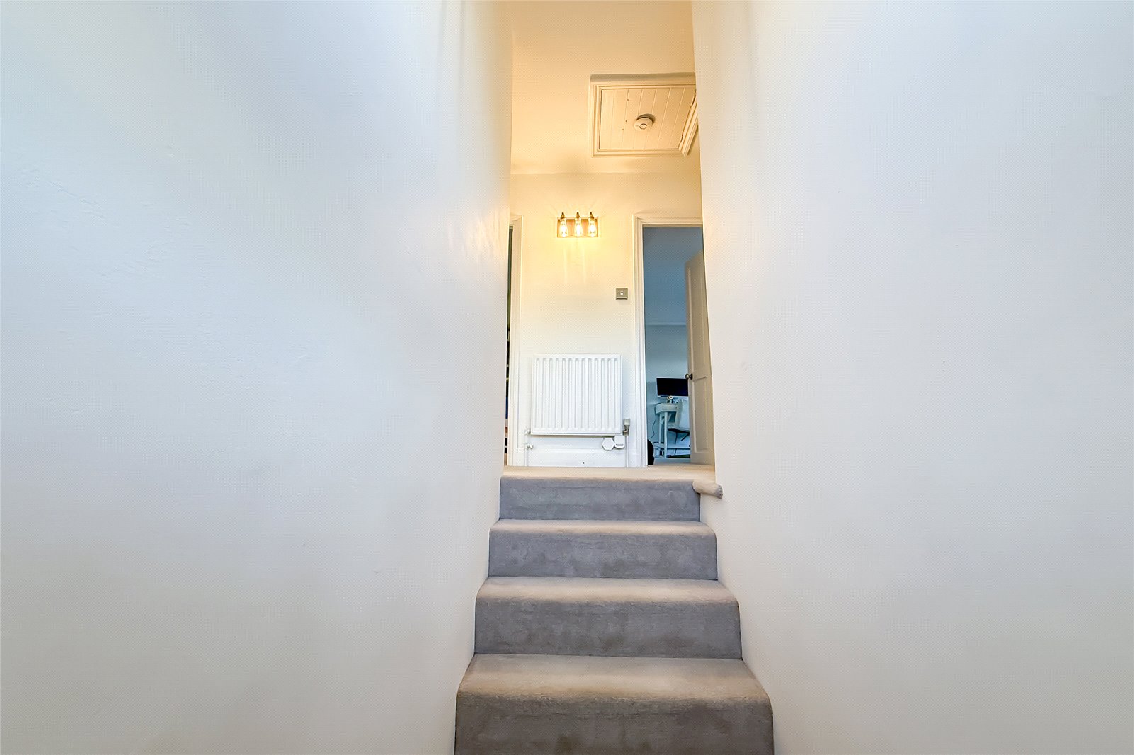 2 bed apartment for sale in Kenton Gardens, St. Albans, Hertfordshire, AL1 - Property Image 9