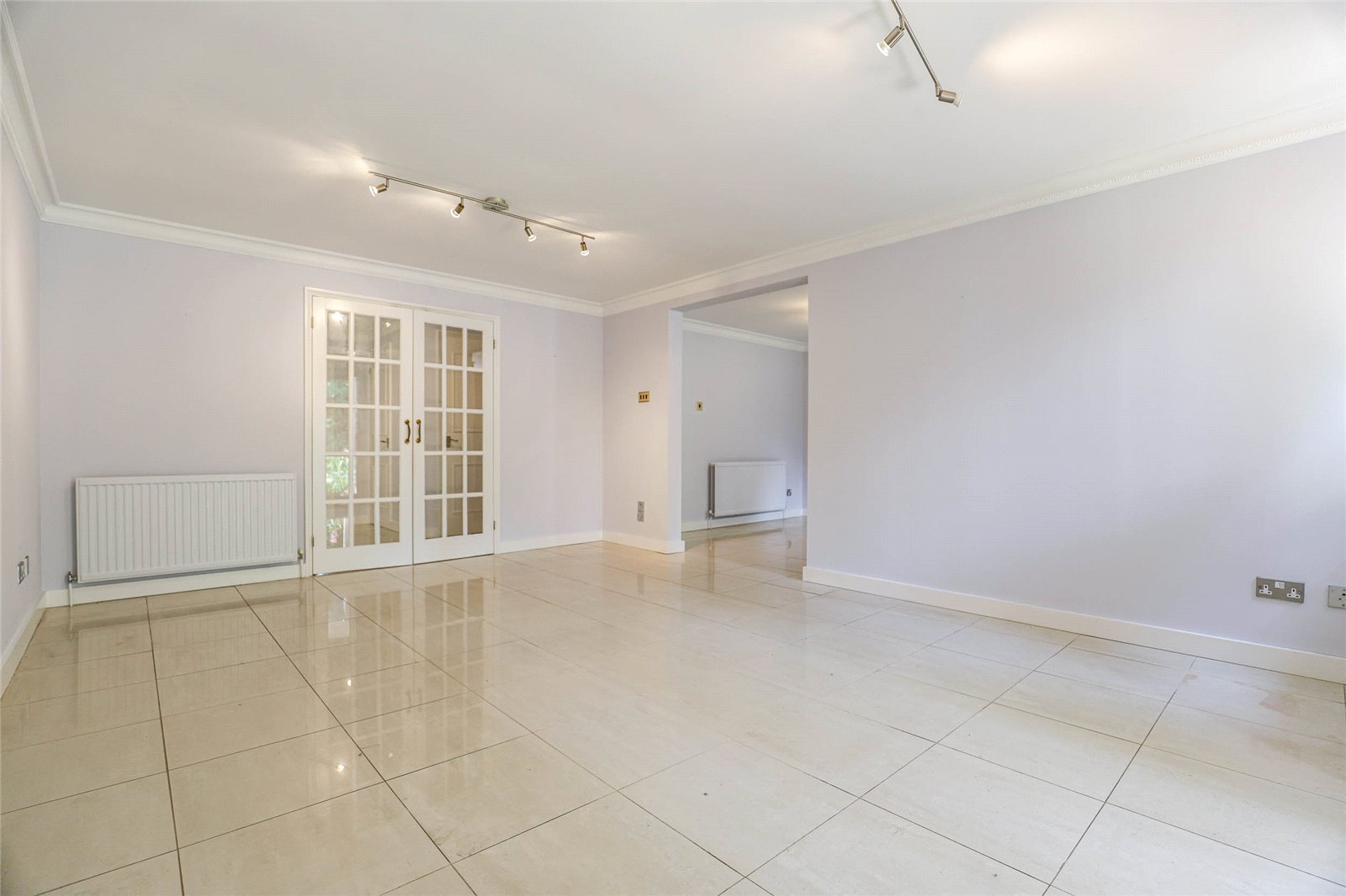 2 bed ground floor flat for sale in Birklands Park, London Road, St. Albans, Hertfordshire, AL1  - Property Image 6