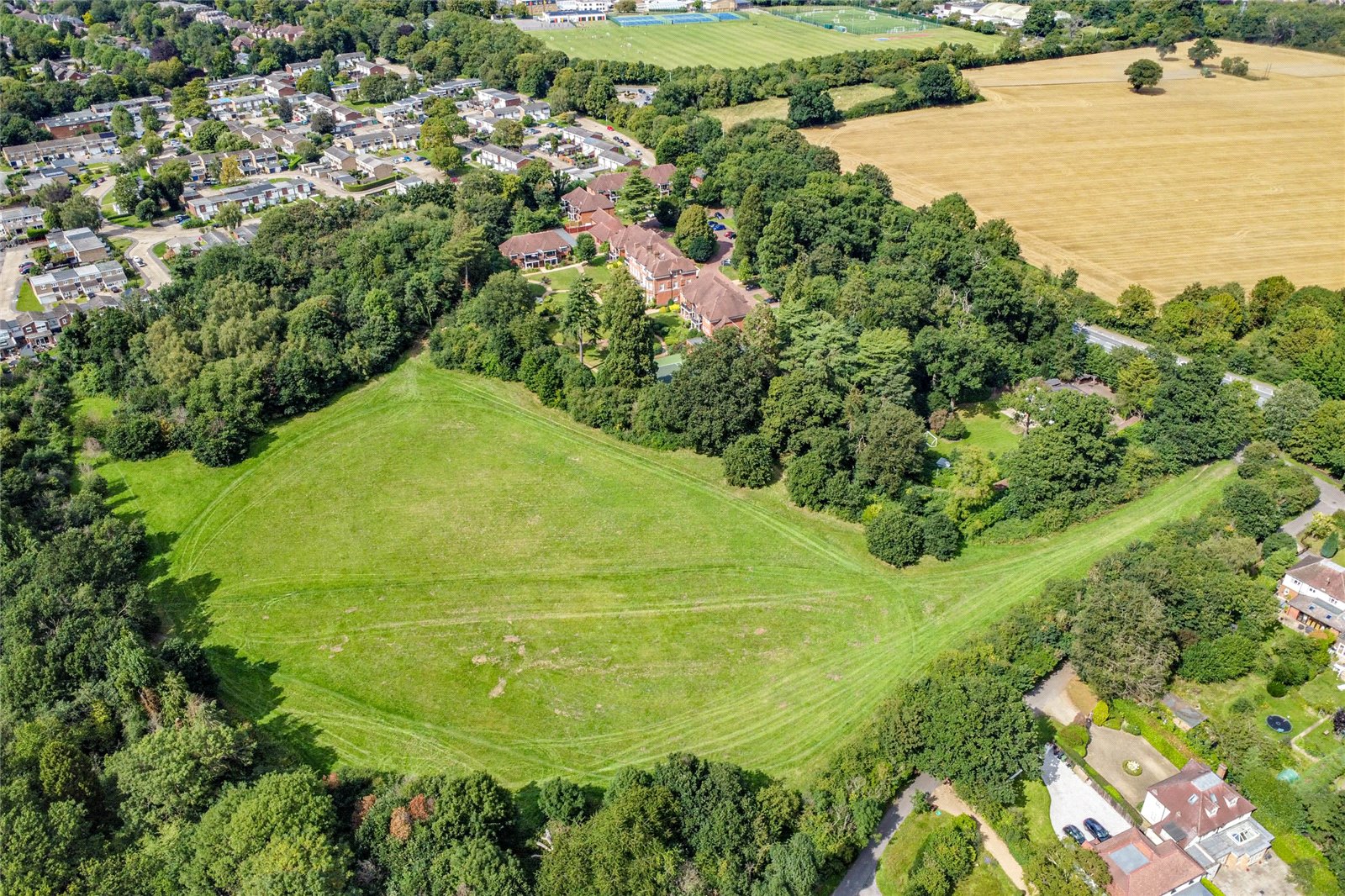 2 bed ground floor flat for sale in Birklands Park, London Road, St. Albans, Hertfordshire, AL1  - Property Image 11