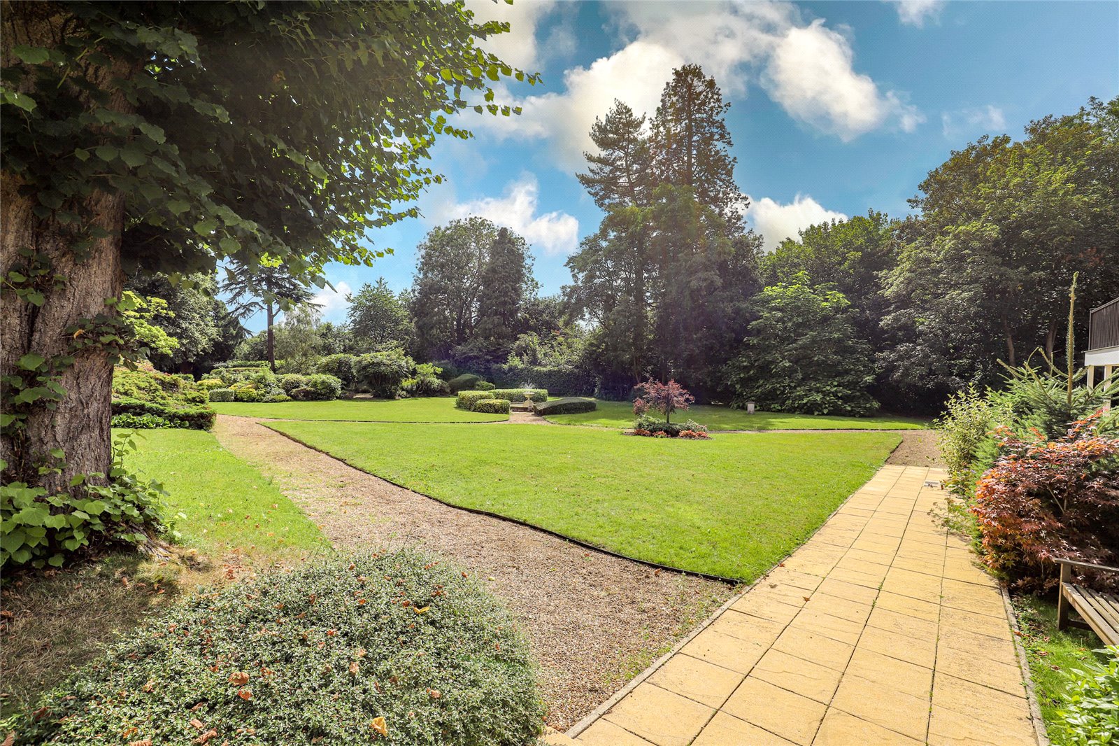 2 bed ground floor flat for sale in Birklands Park, London Road, St. Albans, Hertfordshire, AL1  - Property Image 13