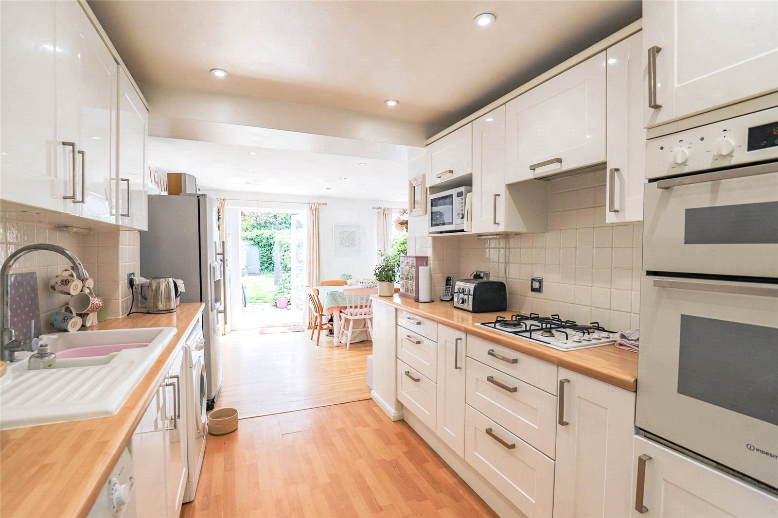 3 bed semi-detached house for sale in Drakes Drive, St. Albans, Hertfordshire, AL1  - Property Image 2