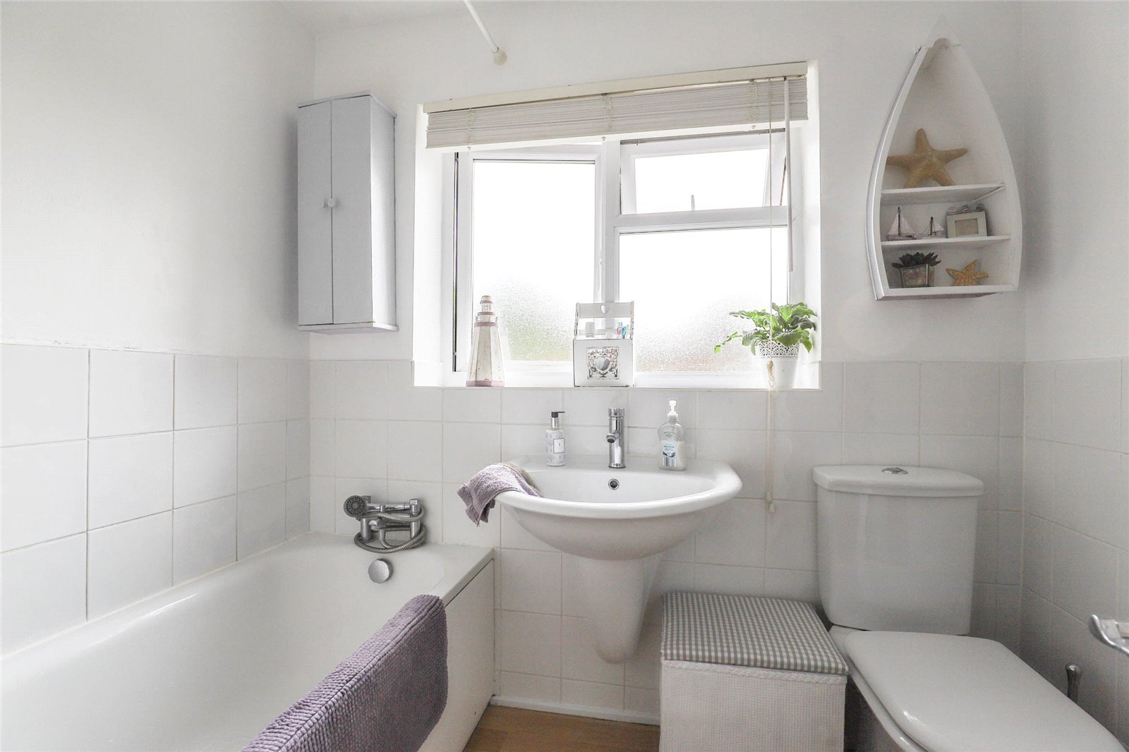 3 bed semi-detached house for sale in Drakes Drive, St. Albans, Hertfordshire, AL1  - Property Image 10