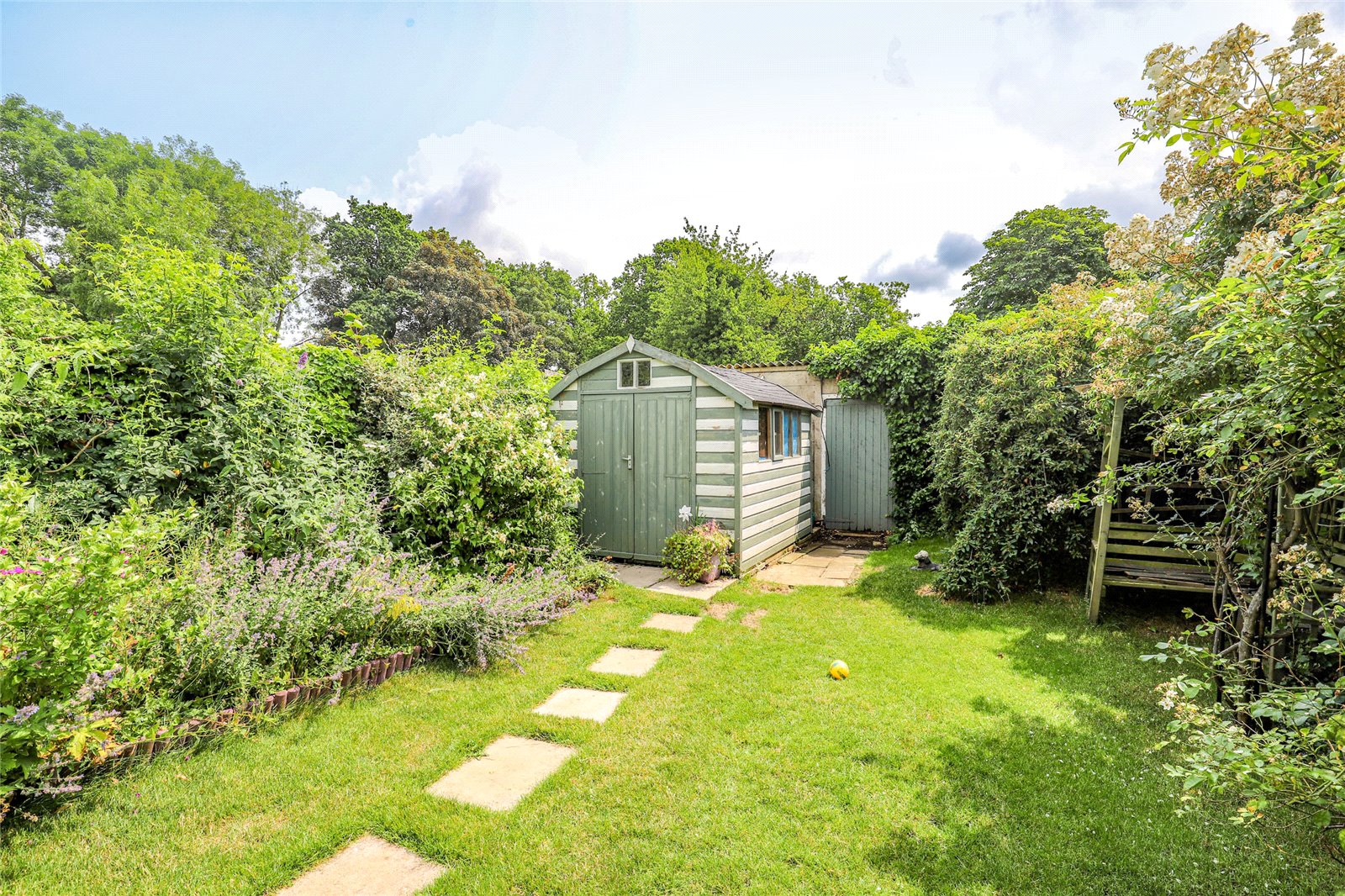 3 bed semi-detached house for sale in Drakes Drive, St. Albans, Hertfordshire, AL1  - Property Image 14