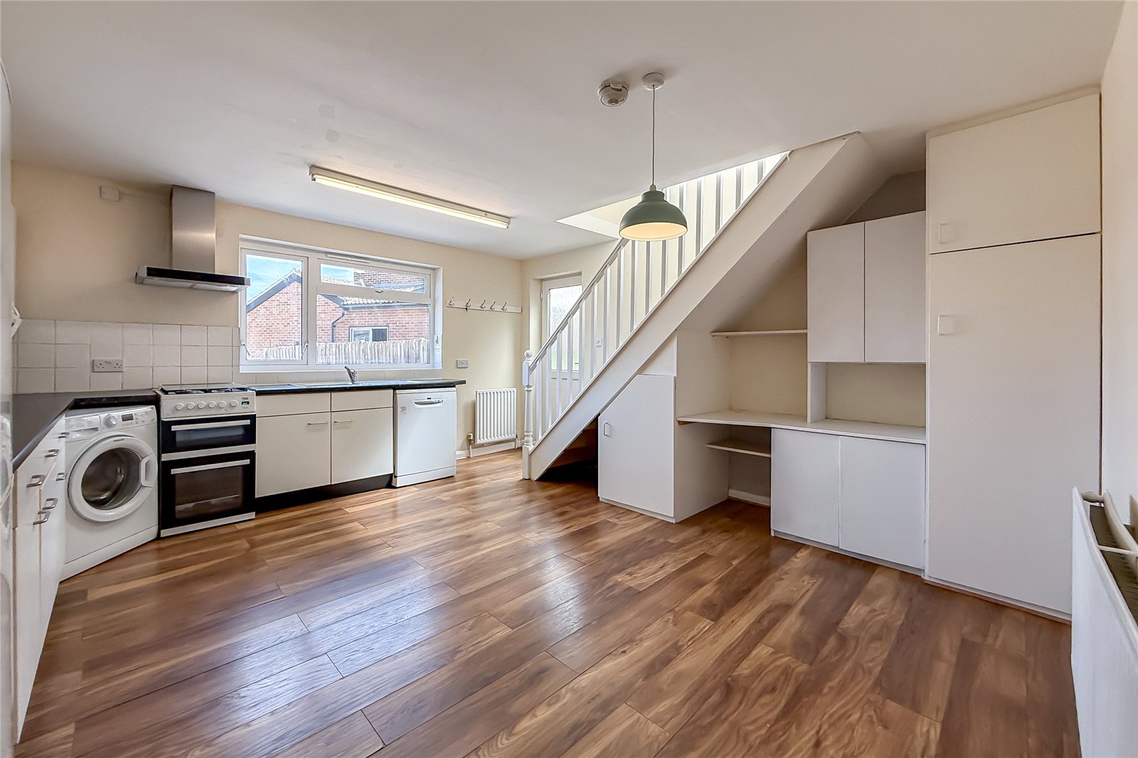 3 bed semi-detached house to rent in Tewin Close, St. Albans, Hertfordshire, AL4 - Property Image 2