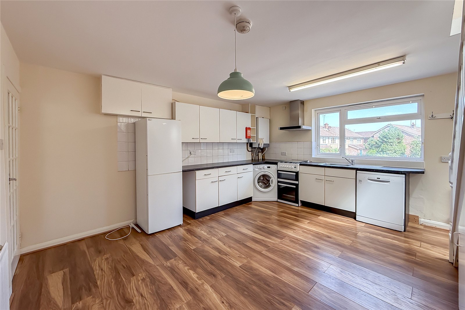 3 bed semi-detached house to rent in Tewin Close, St. Albans, Hertfordshire, AL4 - Property Image 6
