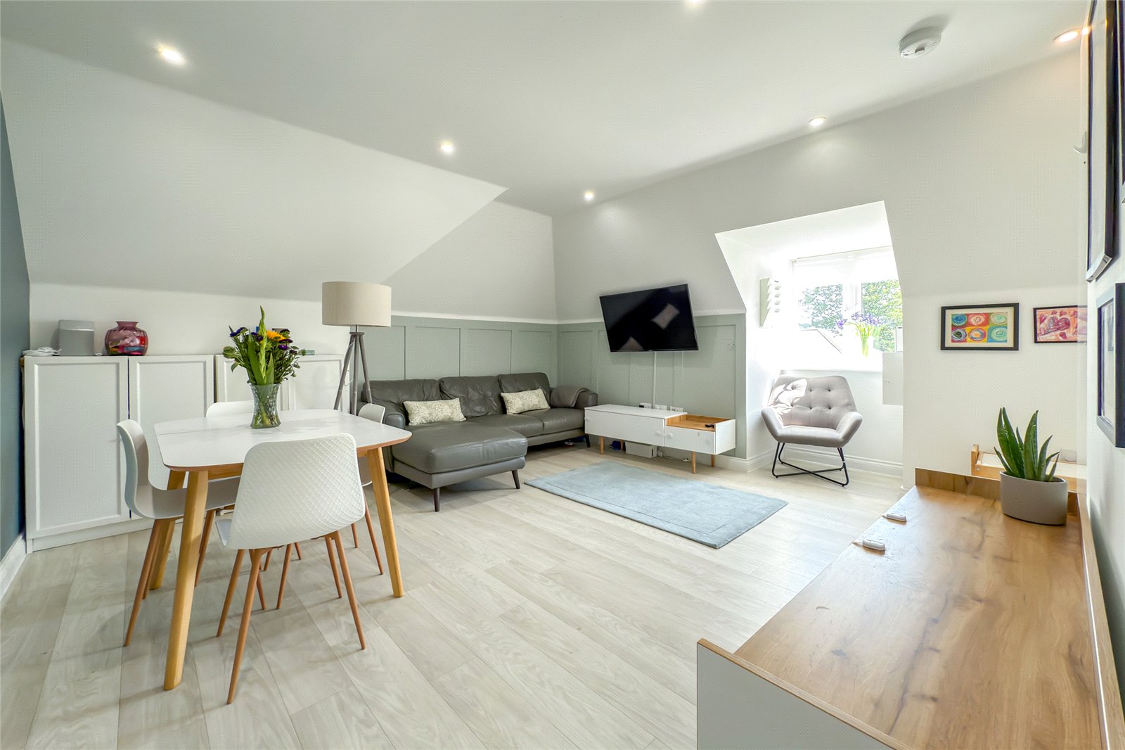 2 bed apartment for sale in Verona Court, Roland Street, St. Albans, Hertfordshire, AL1 - Property Image 2