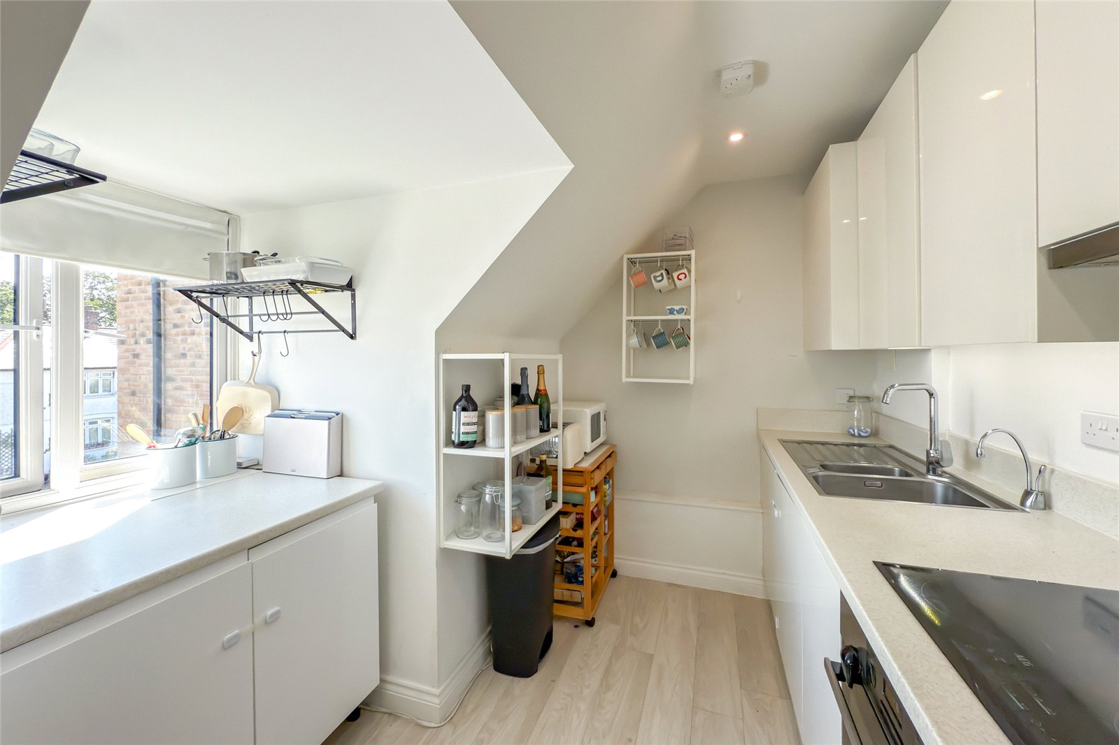 2 bed apartment for sale in Verona Court, Roland Street, St. Albans, Hertfordshire, AL1 - Property Image 4