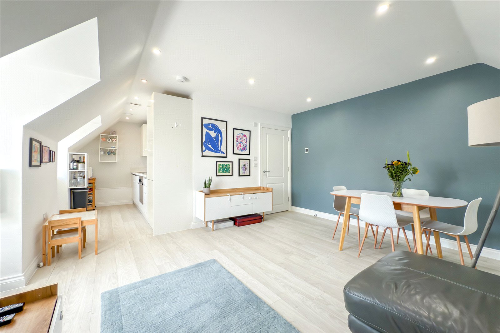 2 bed apartment for sale in Verona Court, Roland Street, St. Albans, Hertfordshire, AL1 - Property Image 3
