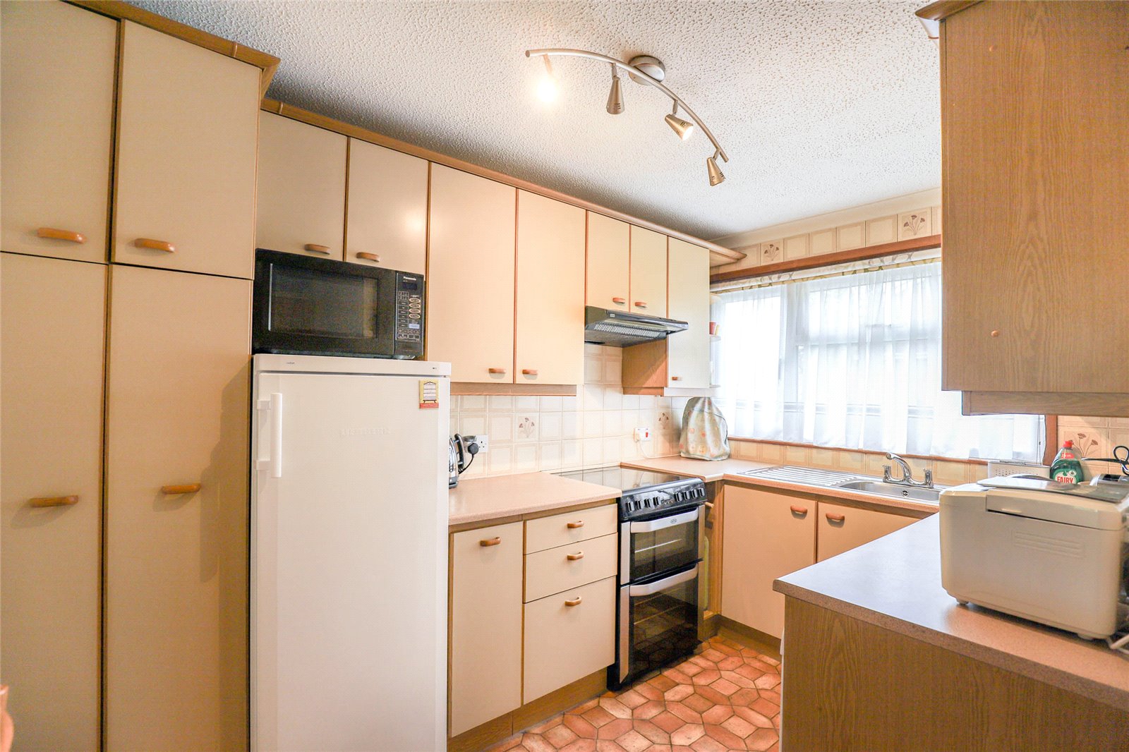 4 bed terraced house for sale in Windridge Close, St. Albans, Hertfordshire, AL3  - Property Image 3