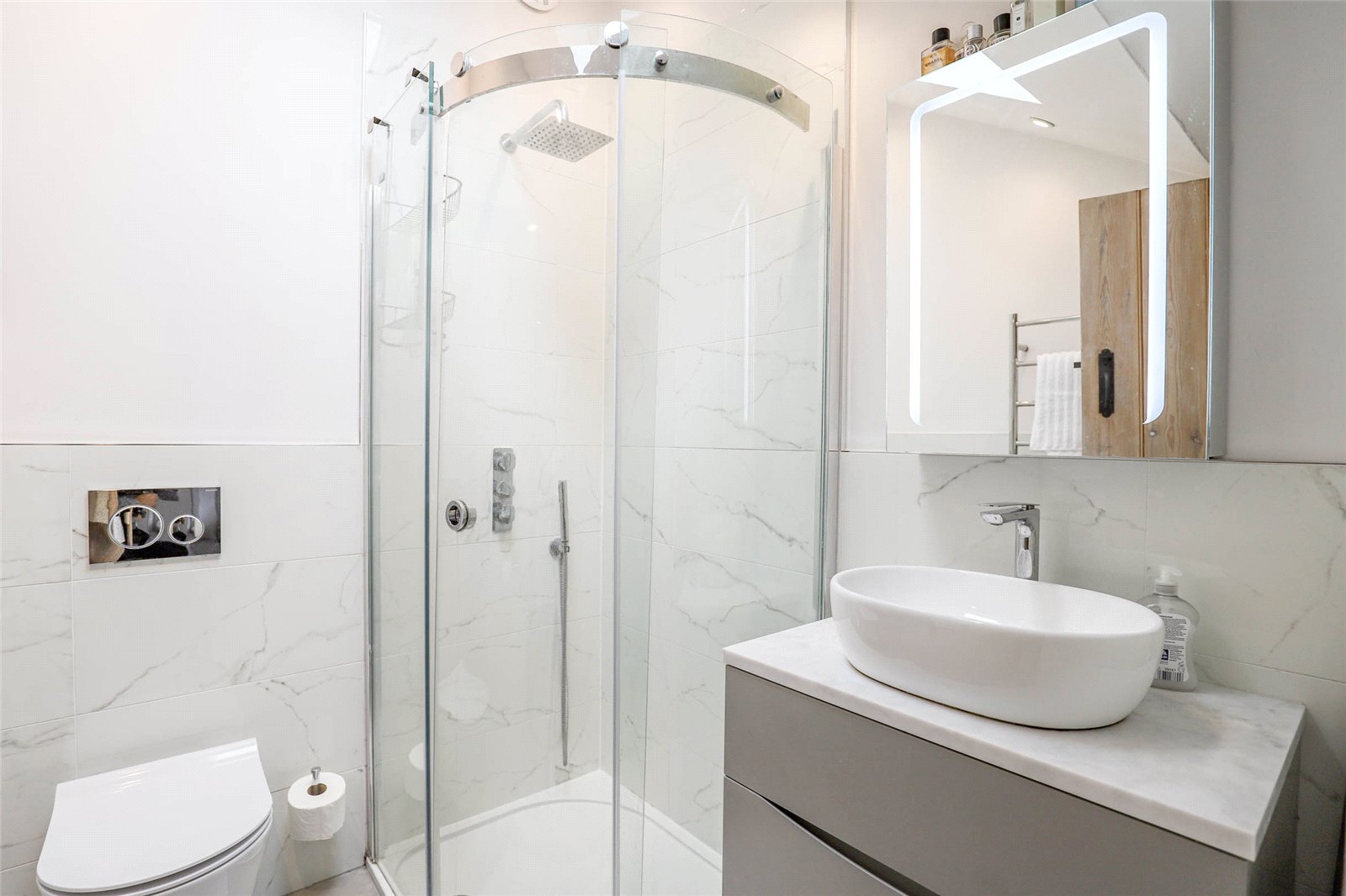 4 bed semi-detached house for sale in Gustard Wood, Wheathampstead, Hertfordshire, AL4 - Property Image 11