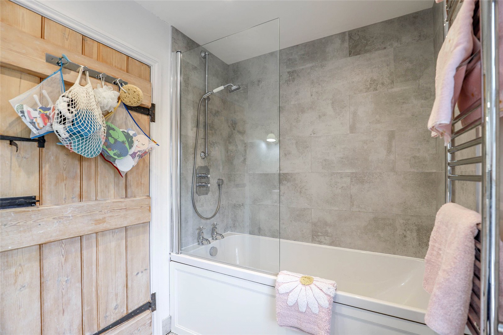 4 bed semi-detached house for sale in Gustard Wood, Wheathampstead, Hertfordshire, AL4 - Property Image 18