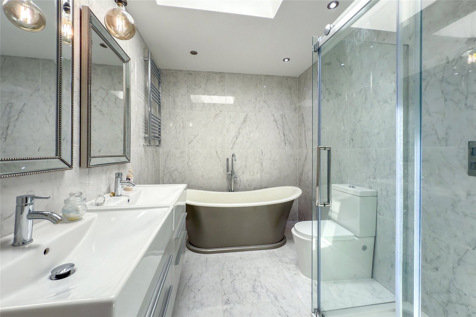 4 bed detached house for sale in Orchard Drive, Park Street, St. Albans, Hertfordshire, AL2  - Property Image 8