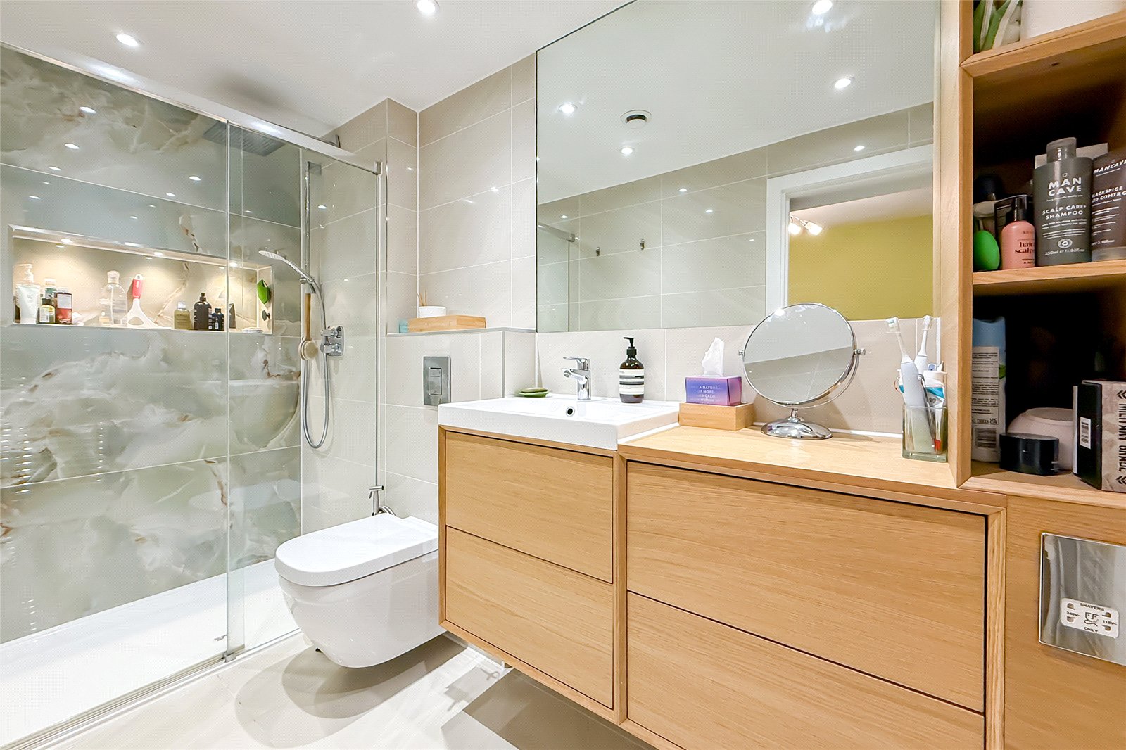 2 bed terraced house for sale in Alma Cut, St. Albans, Hertfordshire, AL1  - Property Image 7