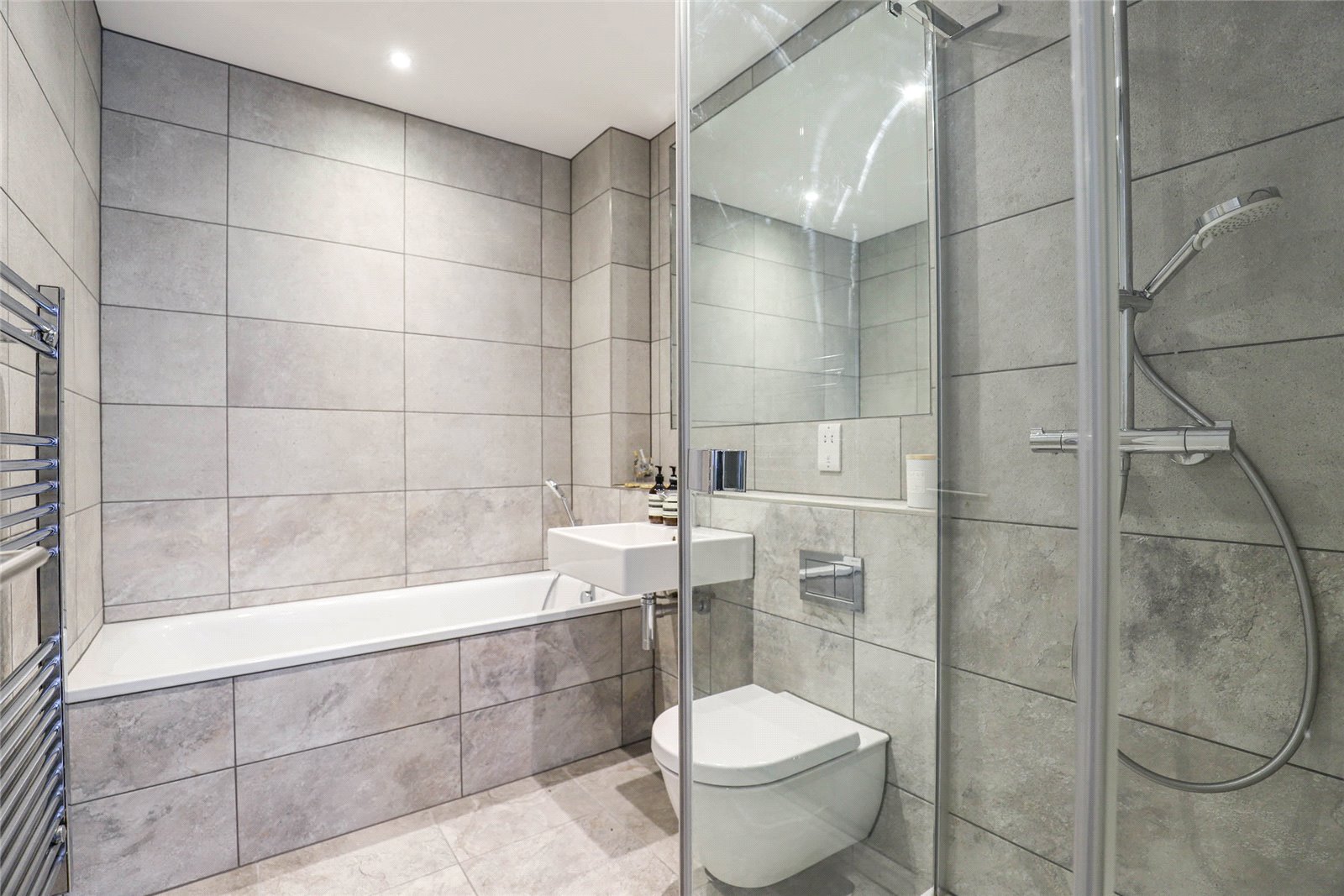 1 bed apartment to rent in Hertfordshire House, Civic Close, St Albans, Hertfordshire, AL1 - Property Image 4