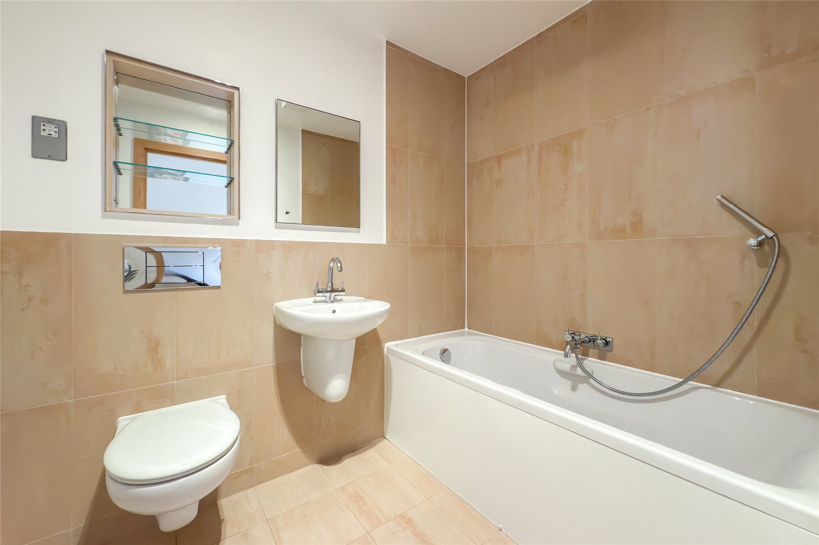 2 bed apartment to rent in Old Mile House Court, St. Albans, Hertfordshire, AL1 - Property Image 8