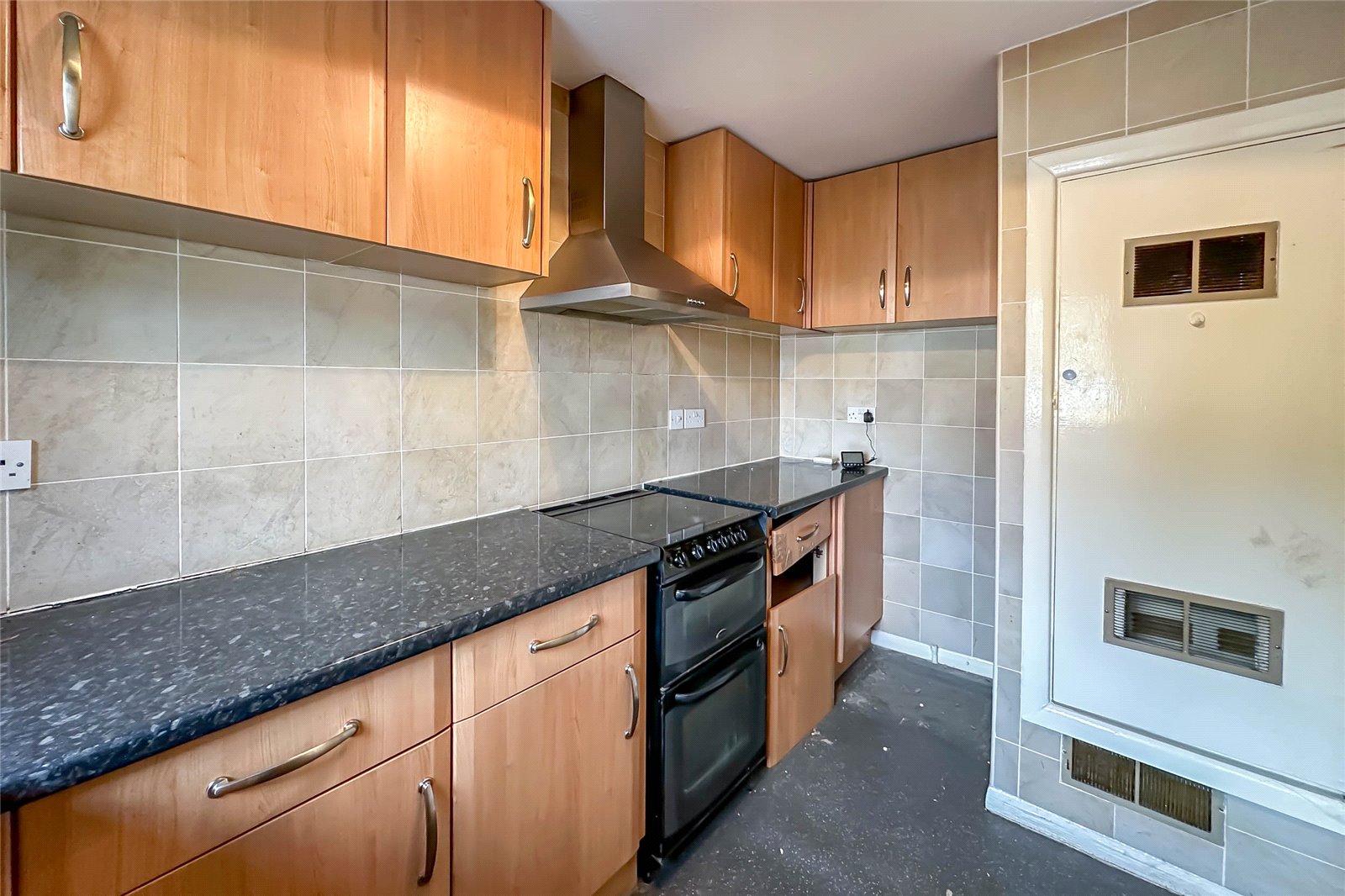 3 bed end of terrace house for sale in Pinewood Close, St. Albans, Hertfordshire, AL4  - Property Image 6