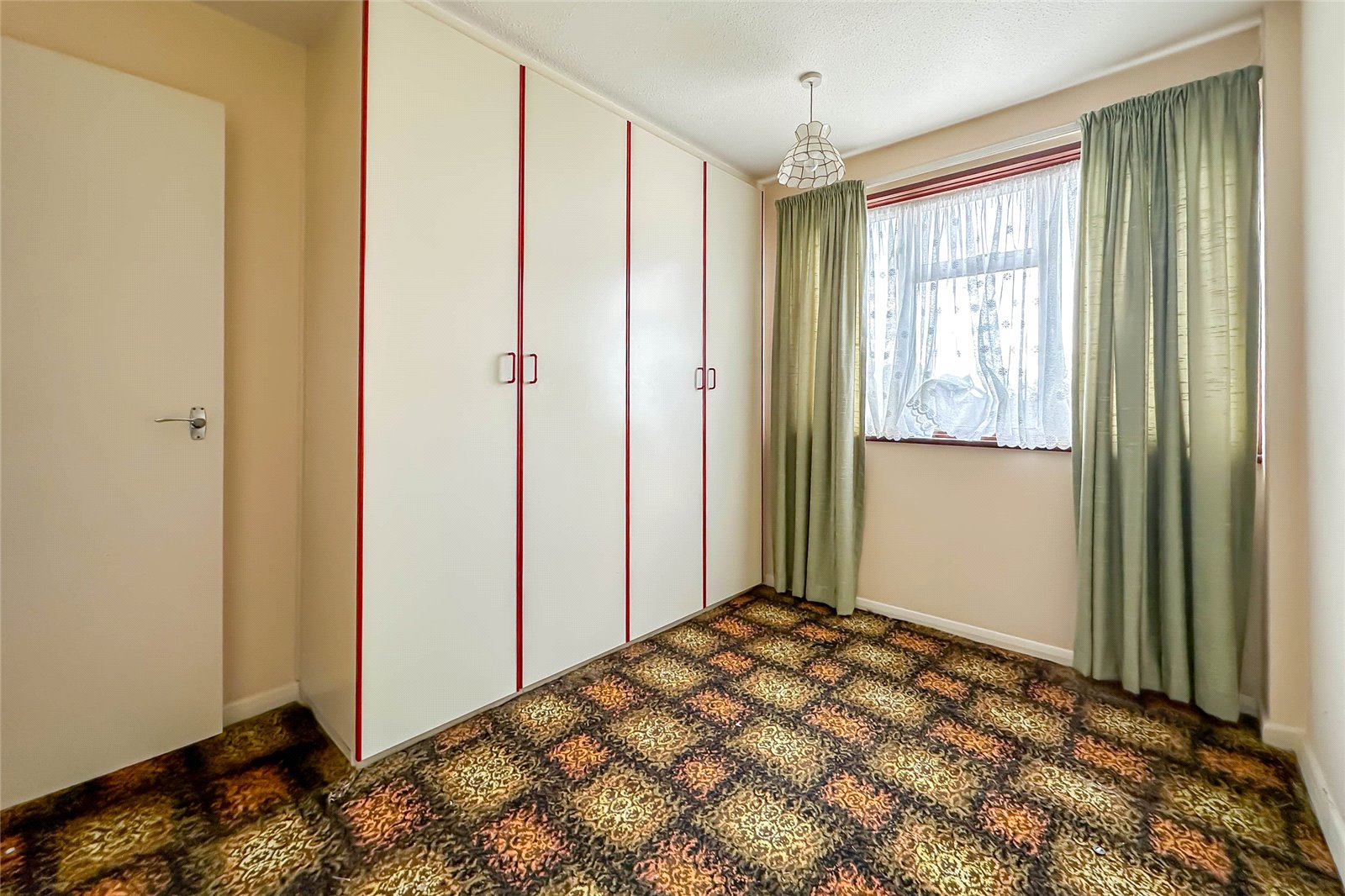3 bed end of terrace house for sale in Pinewood Close, St. Albans, Hertfordshire, AL4  - Property Image 8