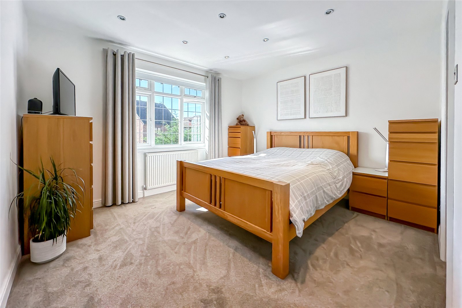 5 bed semi-detached house for sale in Woodfield Way, St. Albans, Hertfordshire, AL4 - Property Image 10