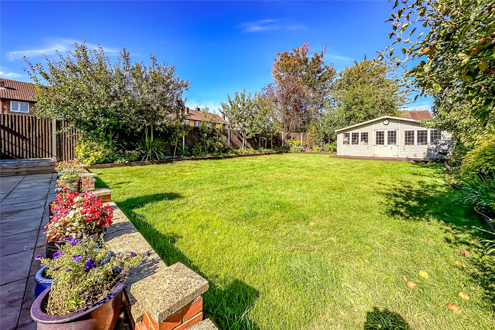 5 bed semi-detached house for sale in Woodfield Way, St. Albans, Hertfordshire, AL4 - Property Image 21