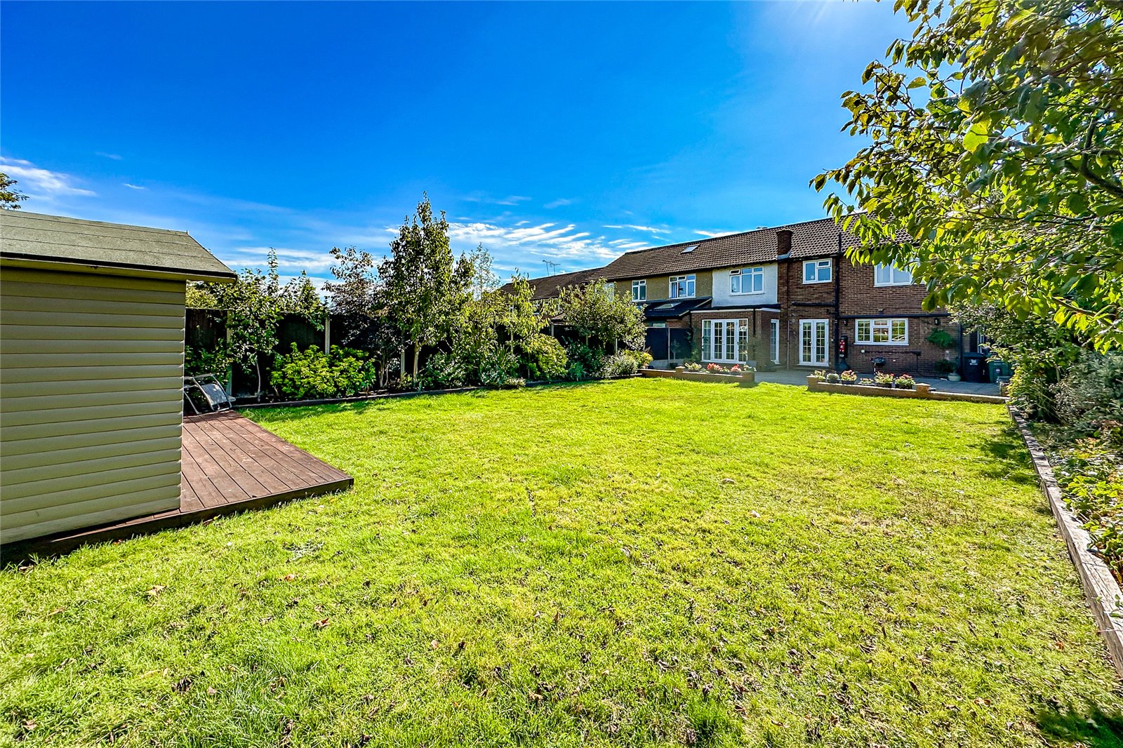 5 bed semi-detached house for sale in Woodfield Way, St. Albans, Hertfordshire, AL4 - Property Image 24