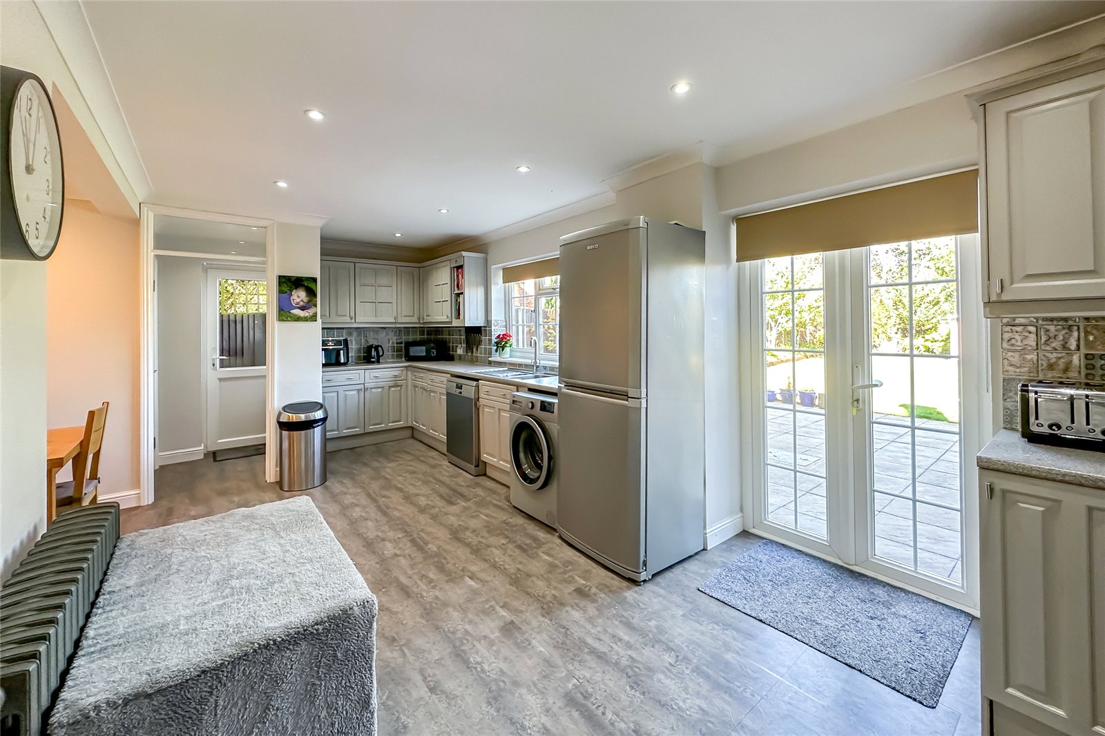5 bed semi-detached house for sale in Woodfield Way, St. Albans, Hertfordshire, AL4 - Property Image 4