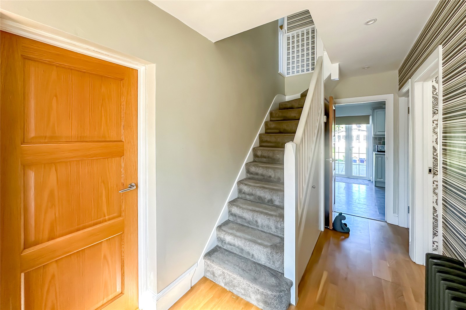 5 bed semi-detached house for sale in Woodfield Way, St. Albans, Hertfordshire, AL4 - Property Image 7