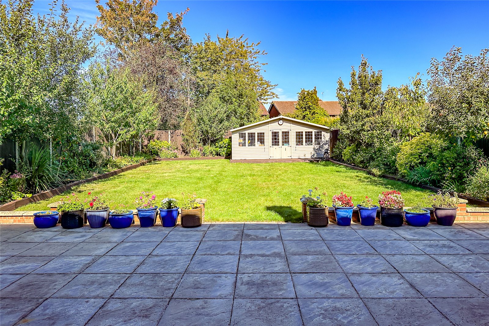 5 bed semi-detached house for sale in Woodfield Way, St. Albans, Hertfordshire, AL4 - Property Image 5