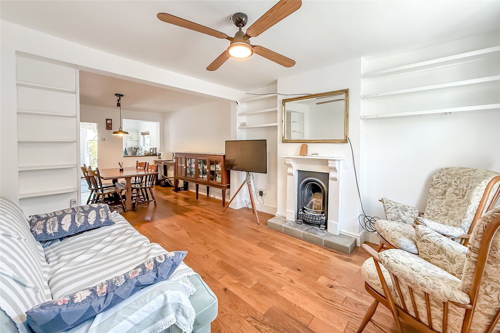 2 bed terraced house for sale in Park Street, St. Albans, Hertfordshire, AL2 - Property Image 4