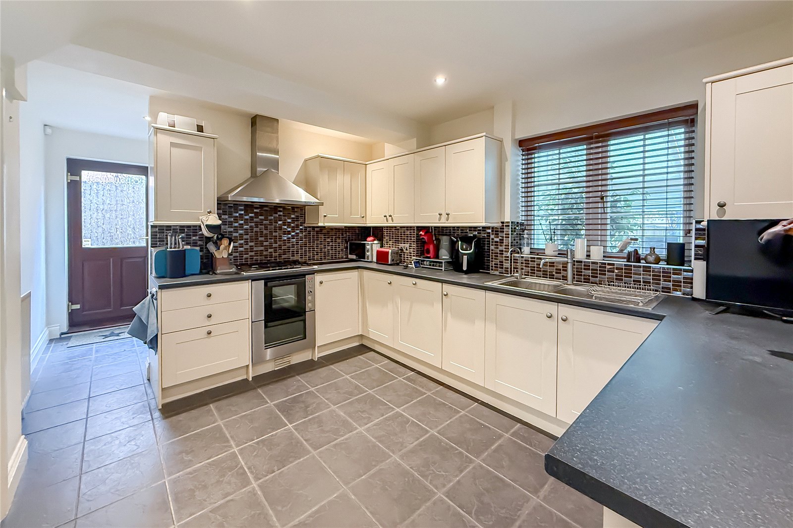 4 bed semi-detached house for sale in How Wood, Park Street, St. Albans, Hertfordshire, AL2 - Property Image 3