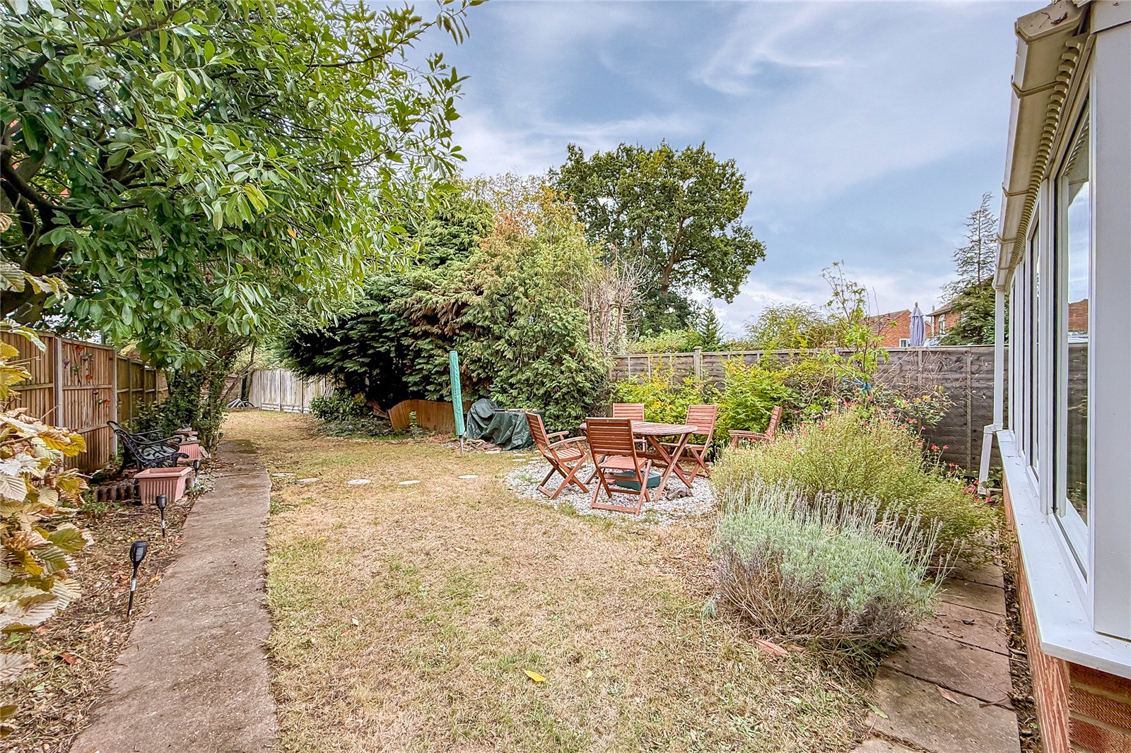 4 bed semi-detached house for sale in How Wood, Park Street, St. Albans, Hertfordshire, AL2 - Property Image 19