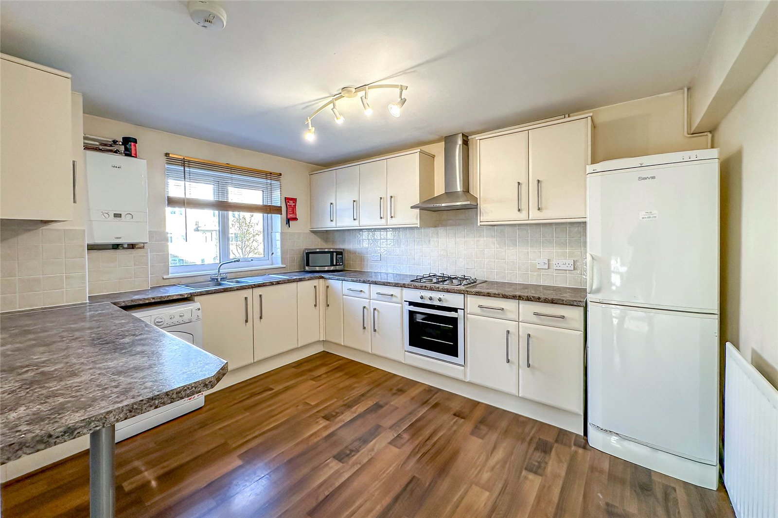 3 bed apartment to rent in The Ridgeway, St. Albans, Hertfordshire, AL4  - Property Image 3