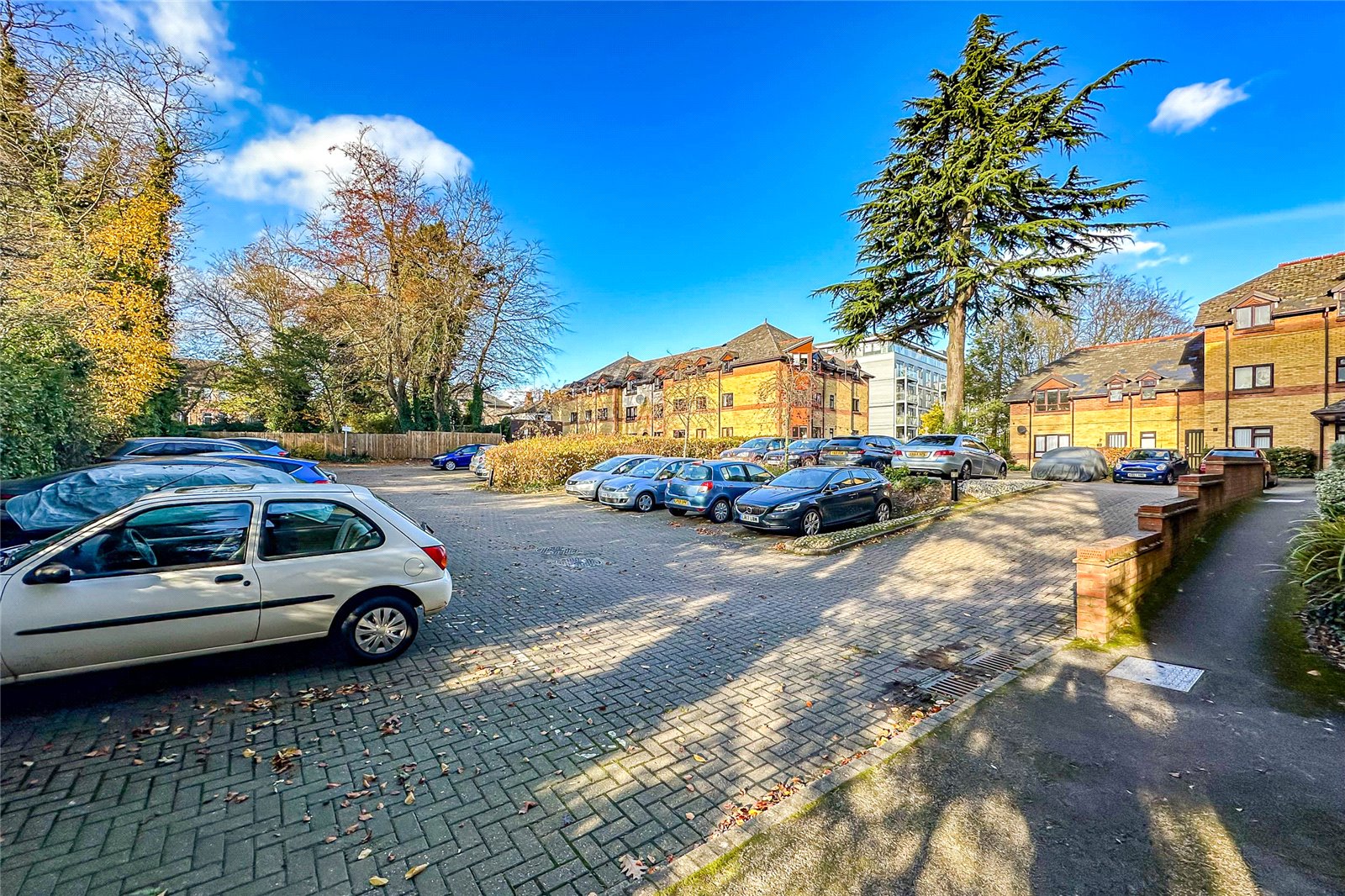 2 bed apartment to rent in Brooklands Court, Hatfield Road, St. Albans, Hertfordshire, AL1 - Property Image 4