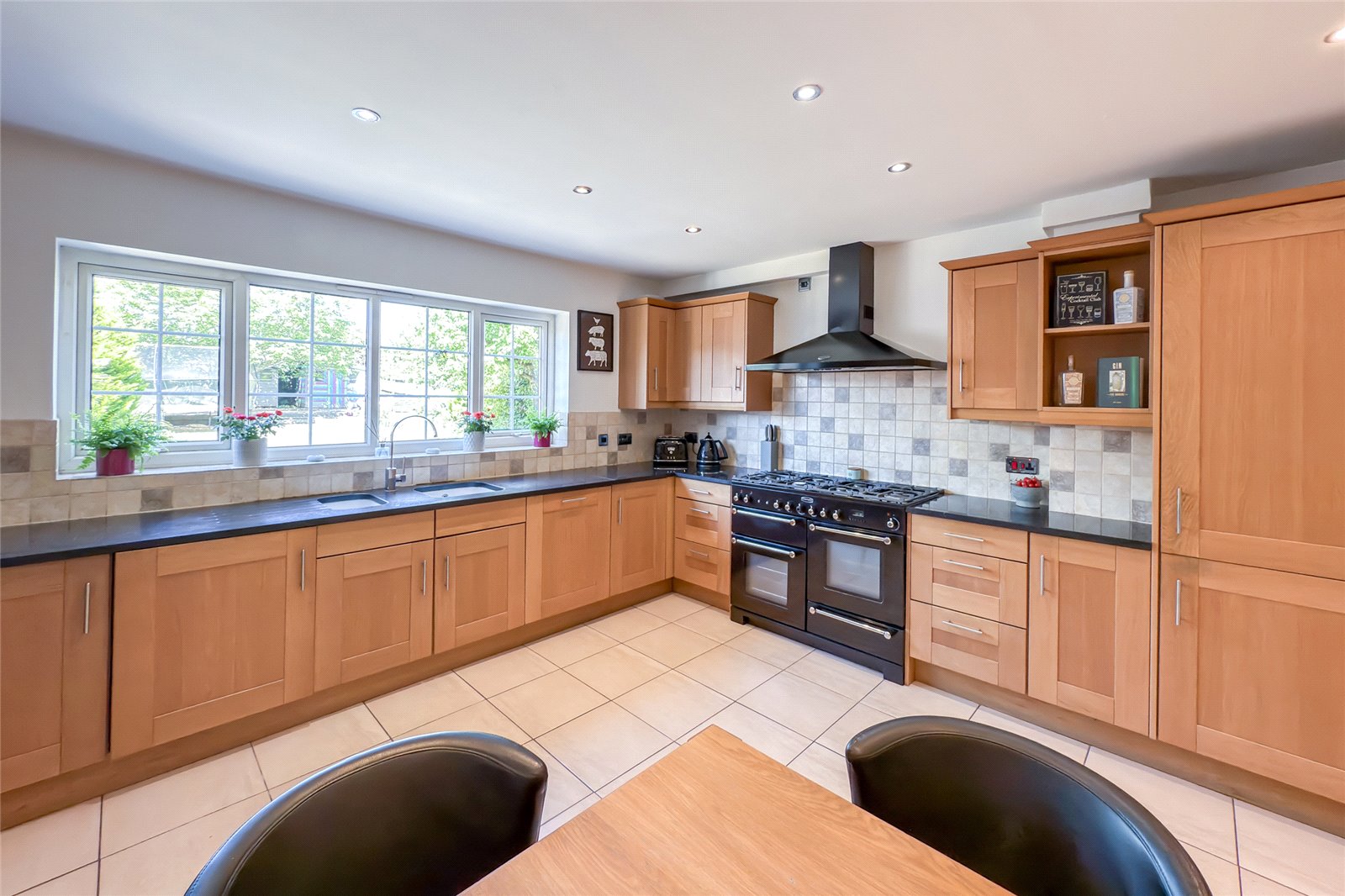4 bed semi-detached house for sale in Hill End Lane, St. Albans, Hertfordshire, AL4 - Property Image 2