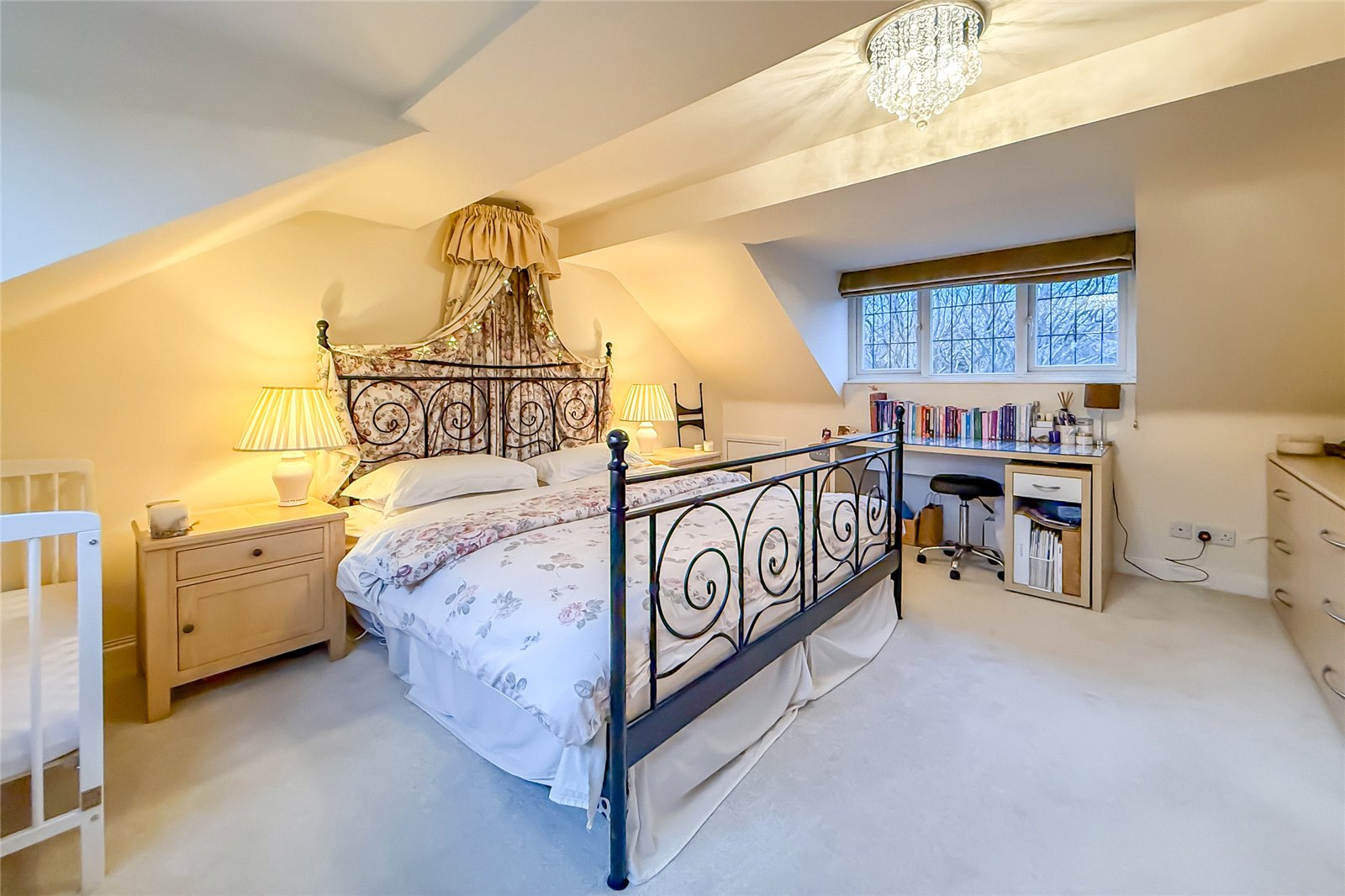 5 bed detached house for sale in Magnolia Close, Park Street, St. Albans, Hertfordshire, AL2  - Property Image 6