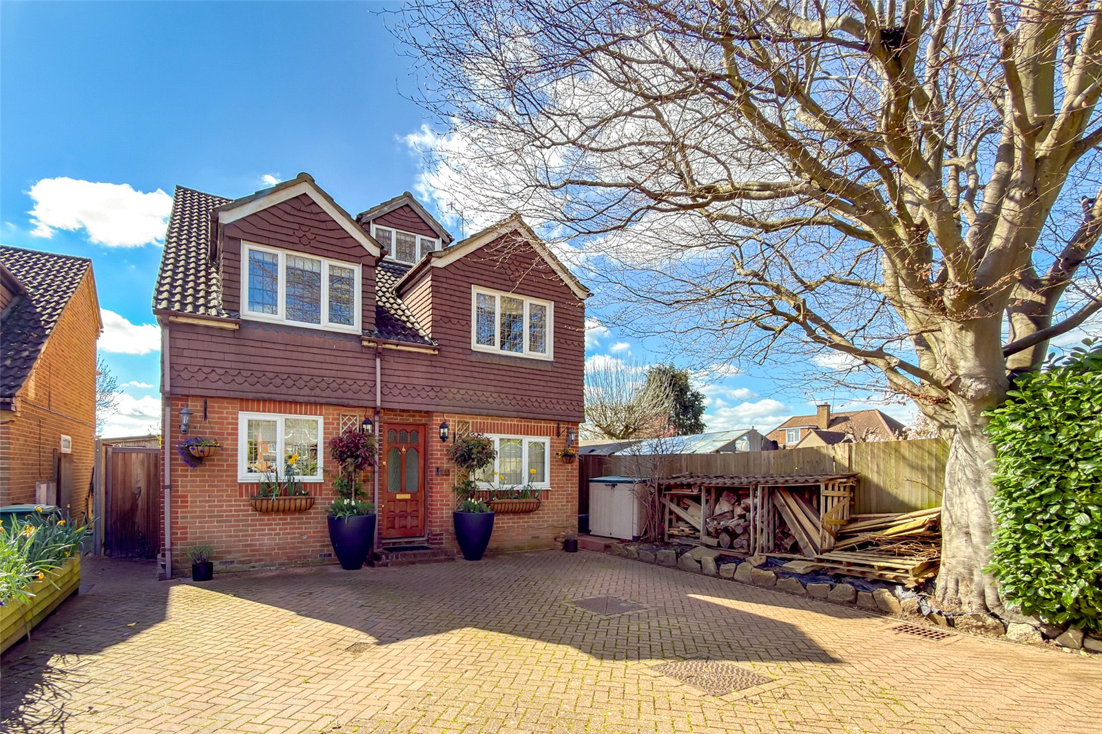 5 bed detached house for sale in Magnolia Close, Park Street, St. Albans, Hertfordshire, AL2