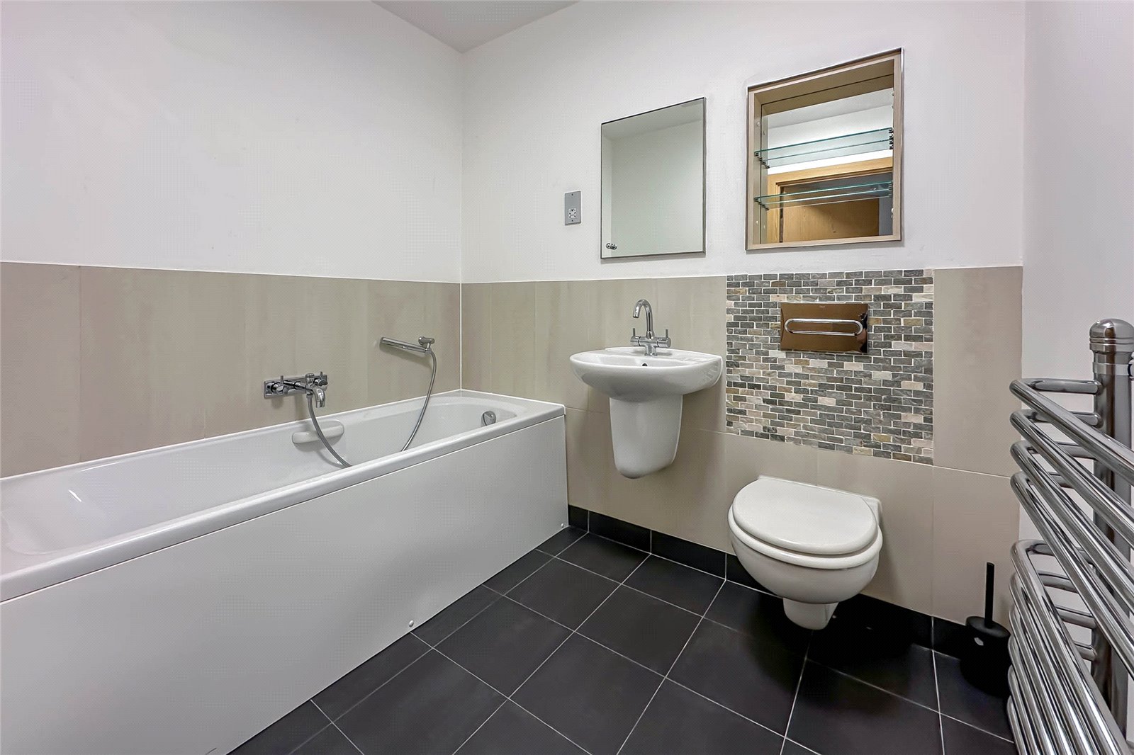 2 bed apartment for sale in Old Mile House Court, St. Albans, Hertfordshire, AL1  - Property Image 6