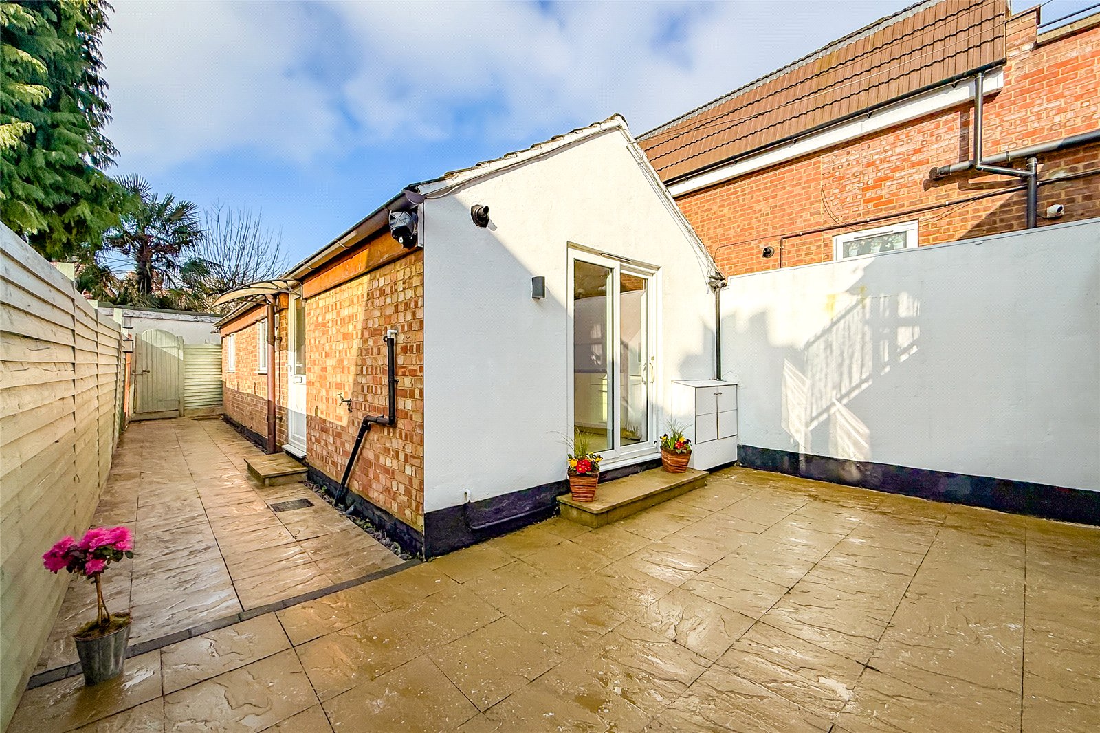 1 bed detached house for sale in Hatfield Road, St. Albans, Hertfordshire, AL1